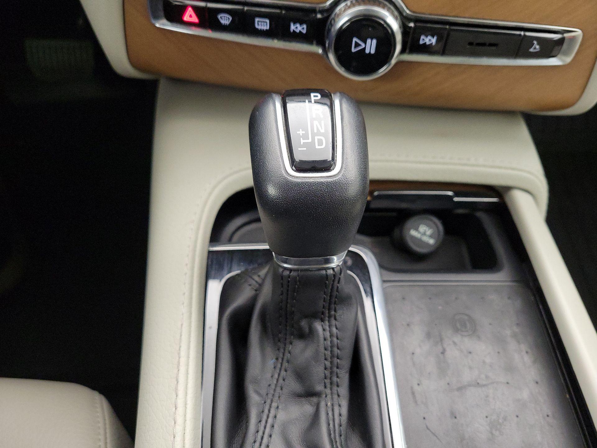 Thumbnail: 2021 Volvo XC90 - 17