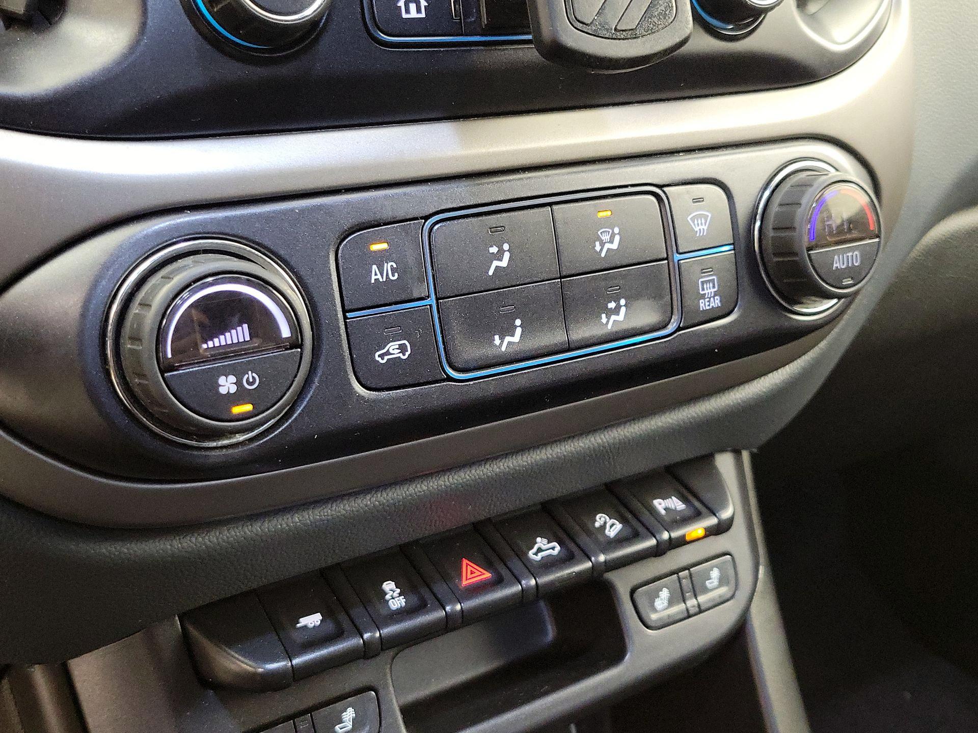 Thumbnail: 2020 Chevrolet Colorado - 16