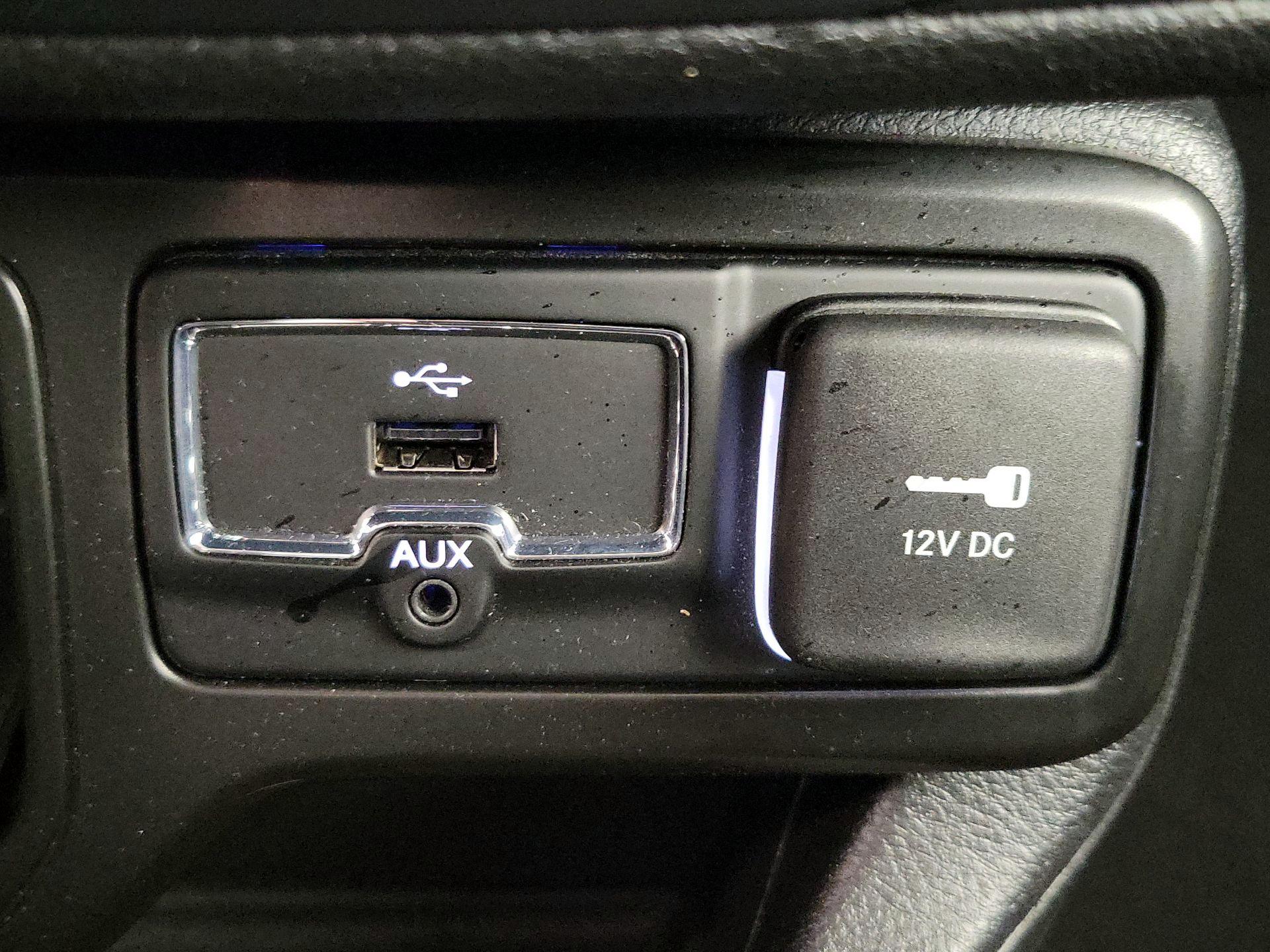 Thumbnail: 2020 Jeep Renegade - 18