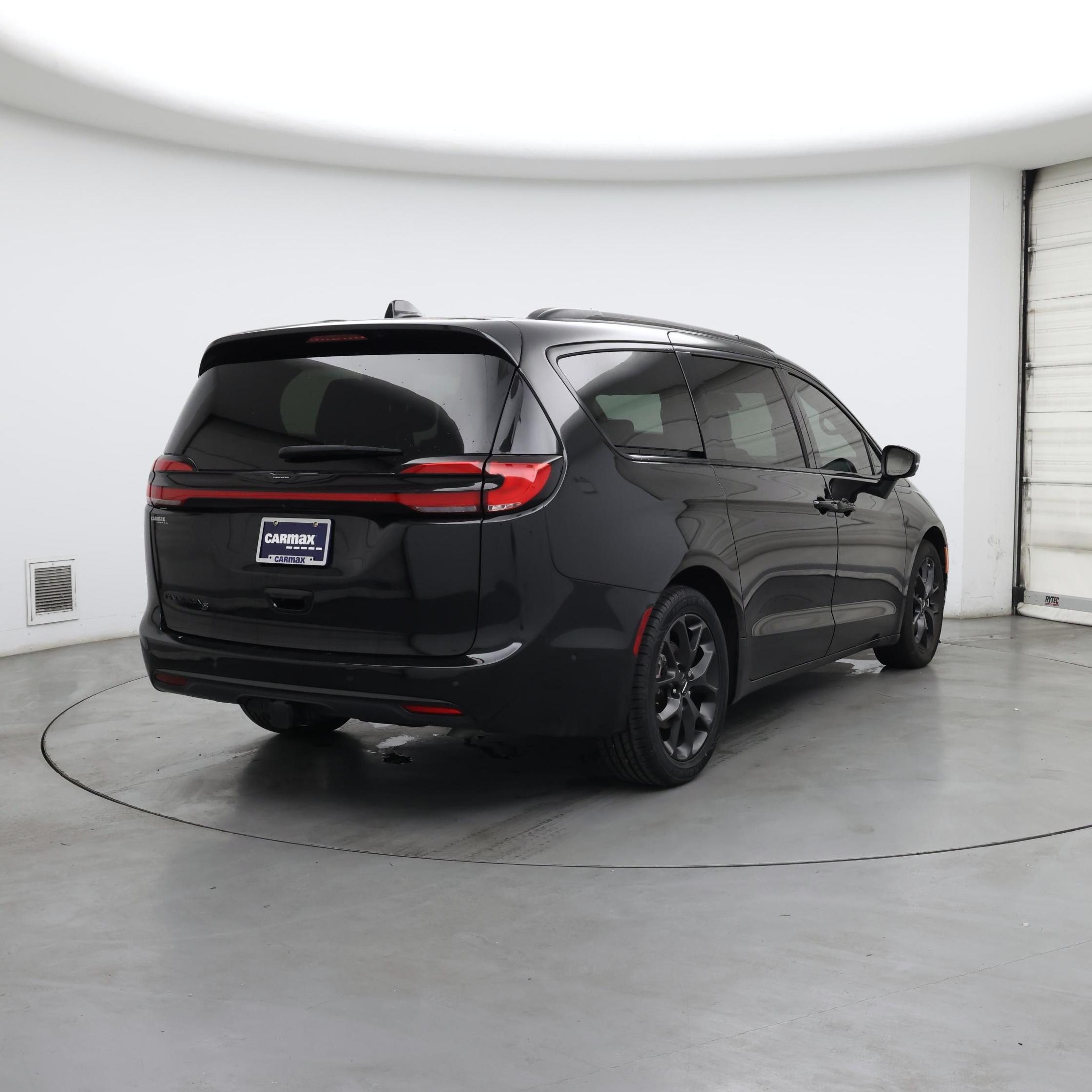 Thumbnail: 2023 Chrysler Pacifica - 8