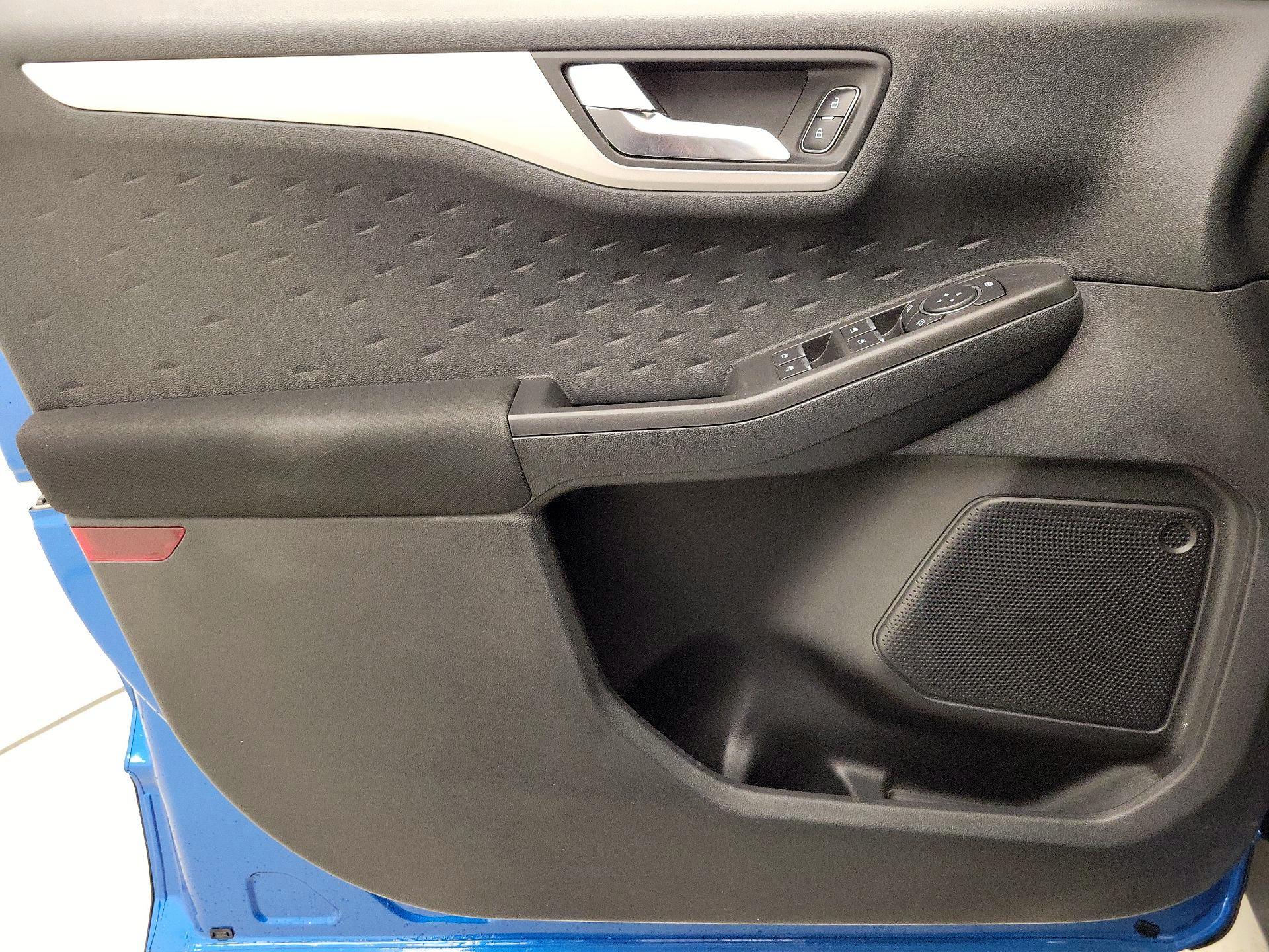 Thumbnail: 2020 Ford Escape - 12