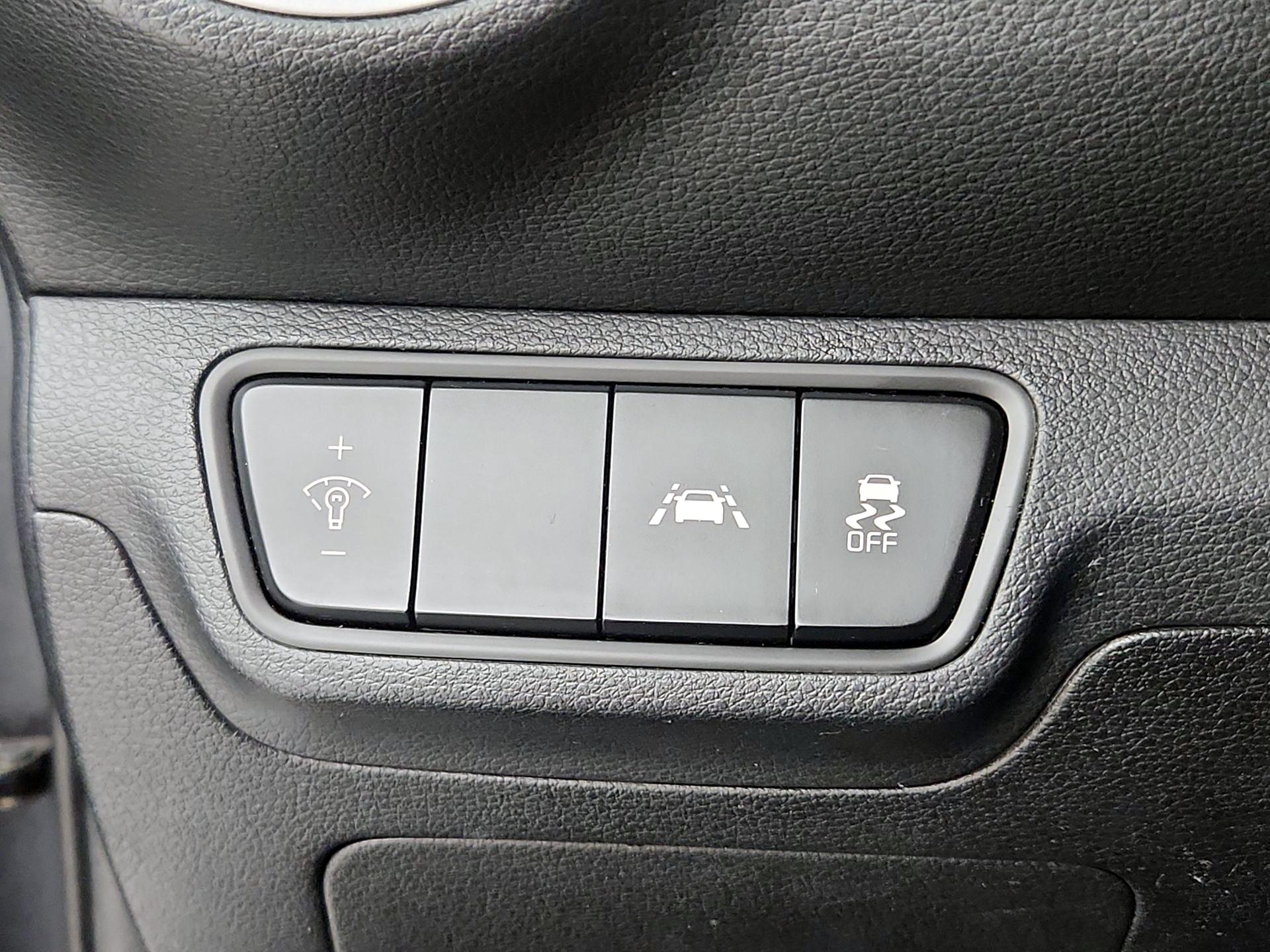 Thumbnail: 2019 Kia Forte - 13