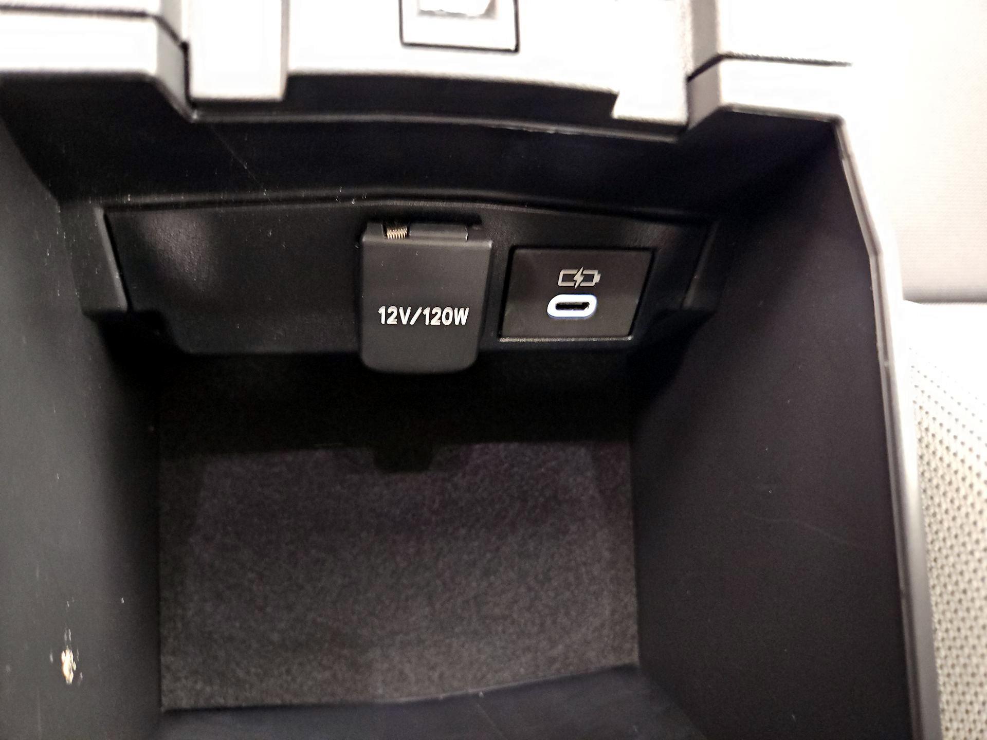 Thumbnail: 2025 Toyota Corolla - 18