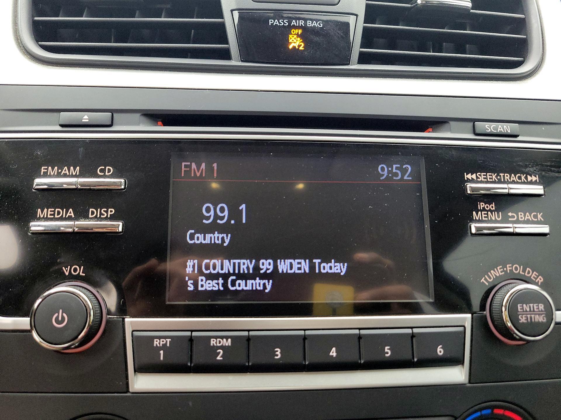 Thumbnail: 2017 Nissan Altima - 15