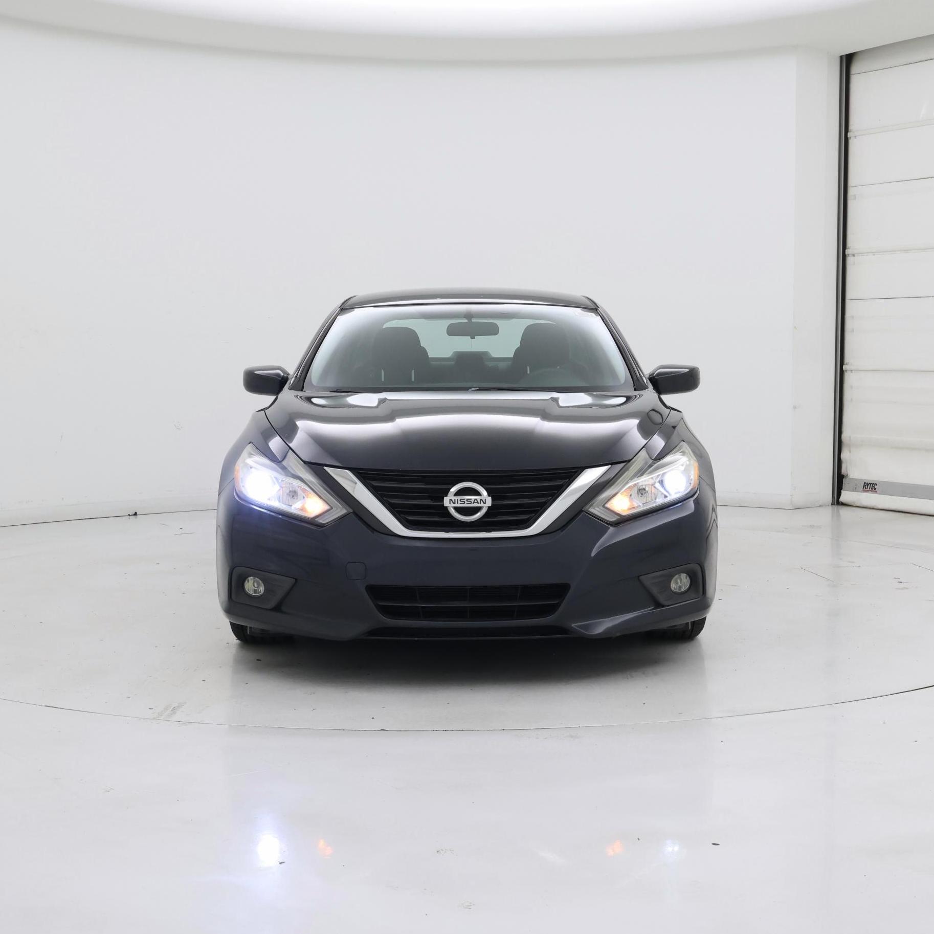 Thumbnail: 2017 Nissan Altima - 5