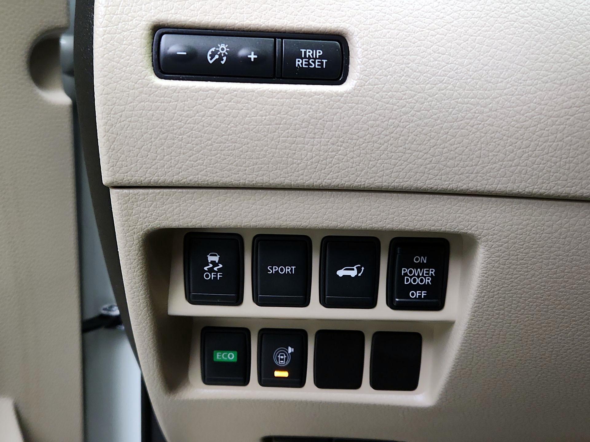 Thumbnail: 2015 Nissan Rogue - 13