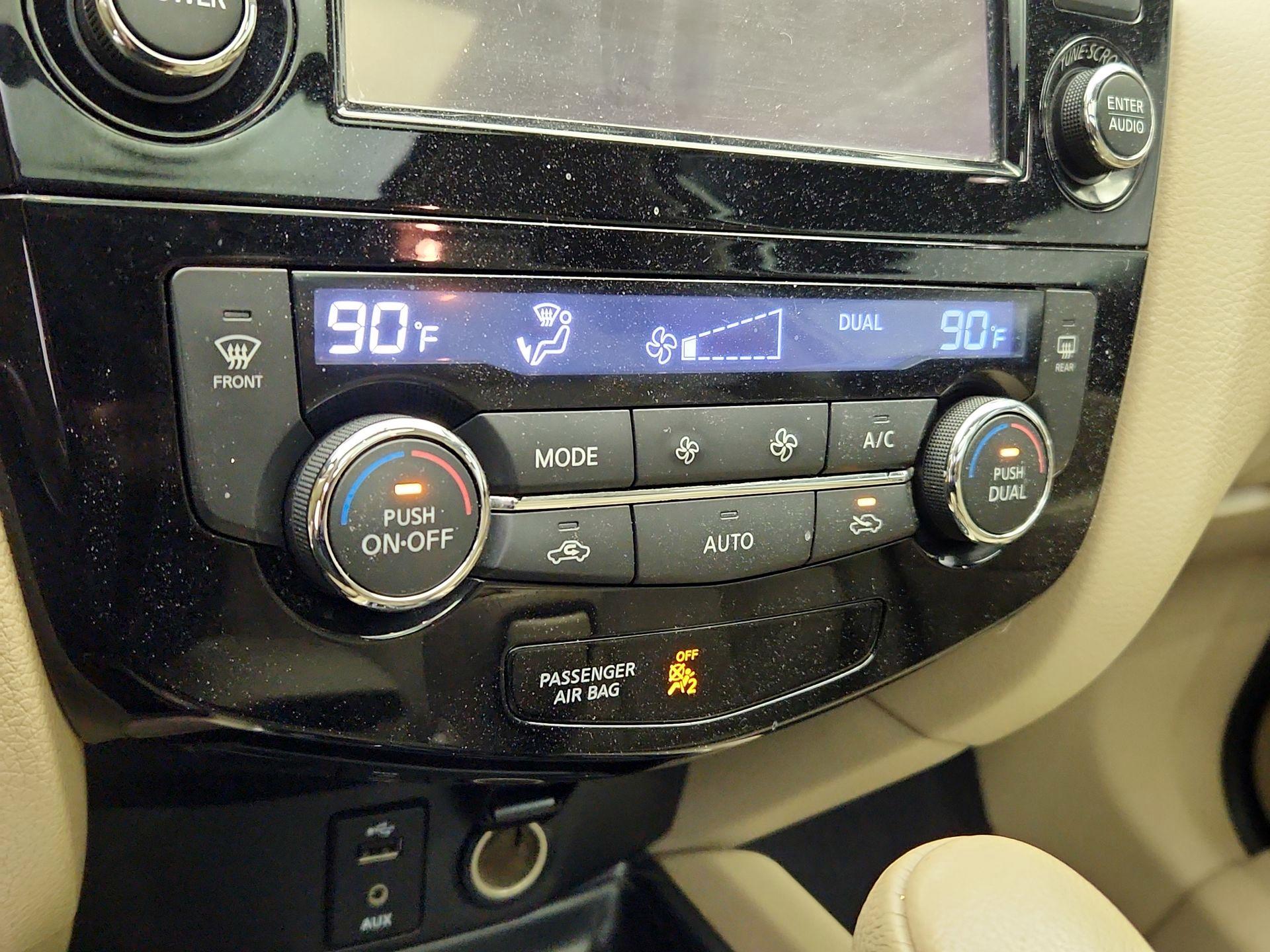 Thumbnail: 2015 Nissan Rogue - 17