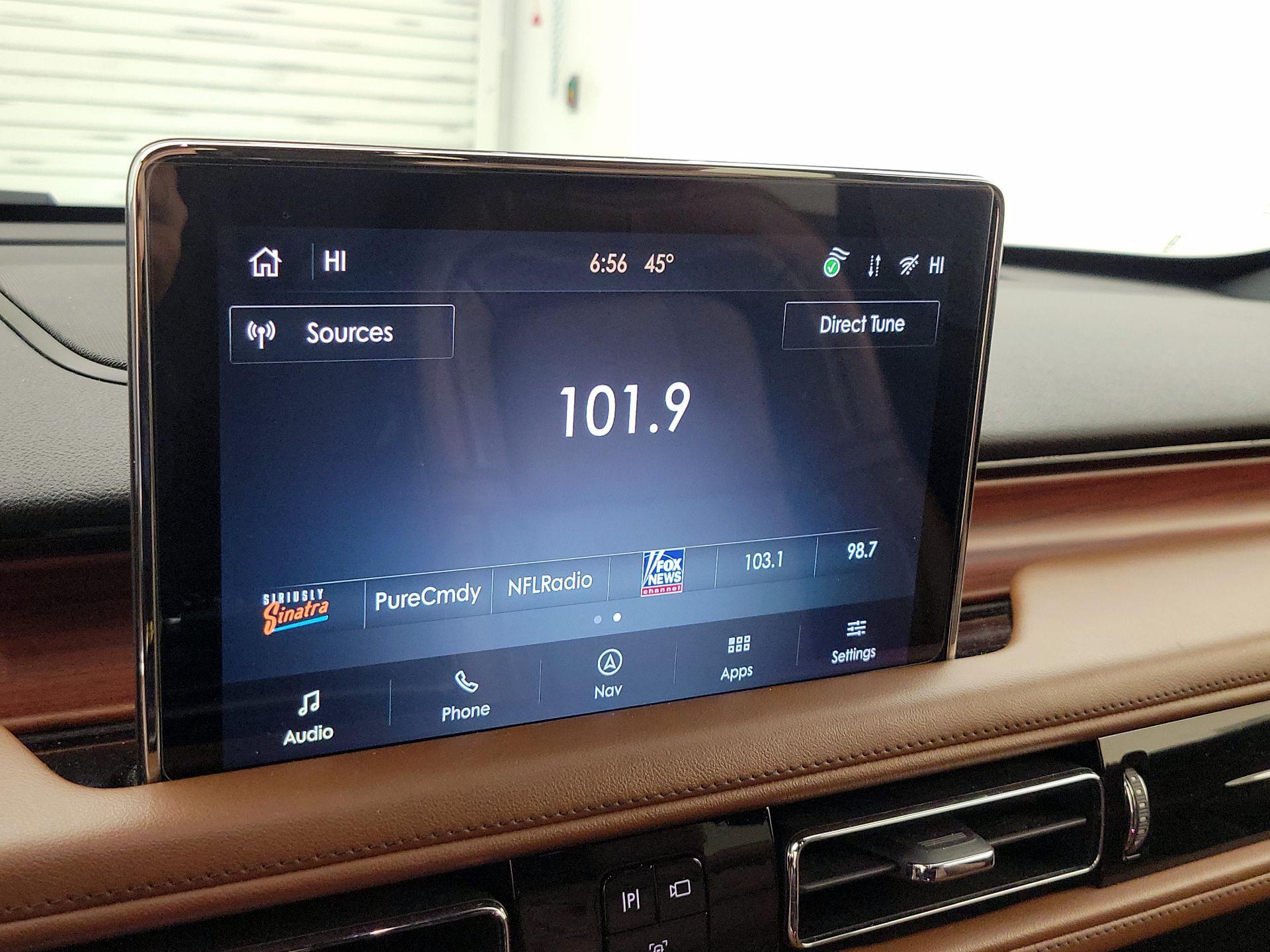 Thumbnail: 2022 Lincoln Aviator - 16