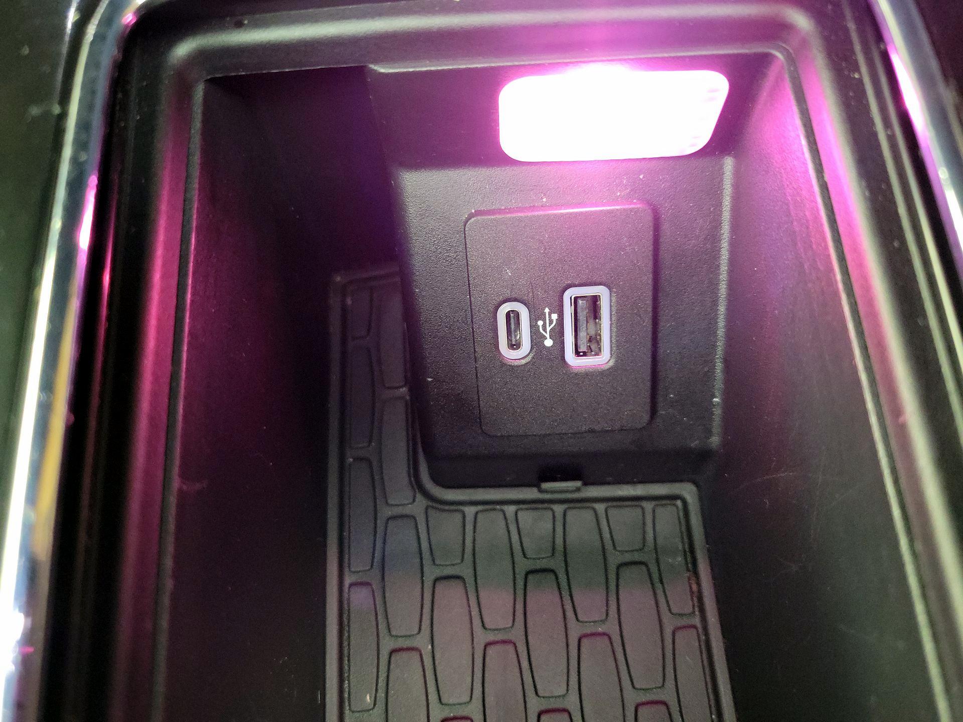 Thumbnail: 2022 Lincoln Aviator - 19