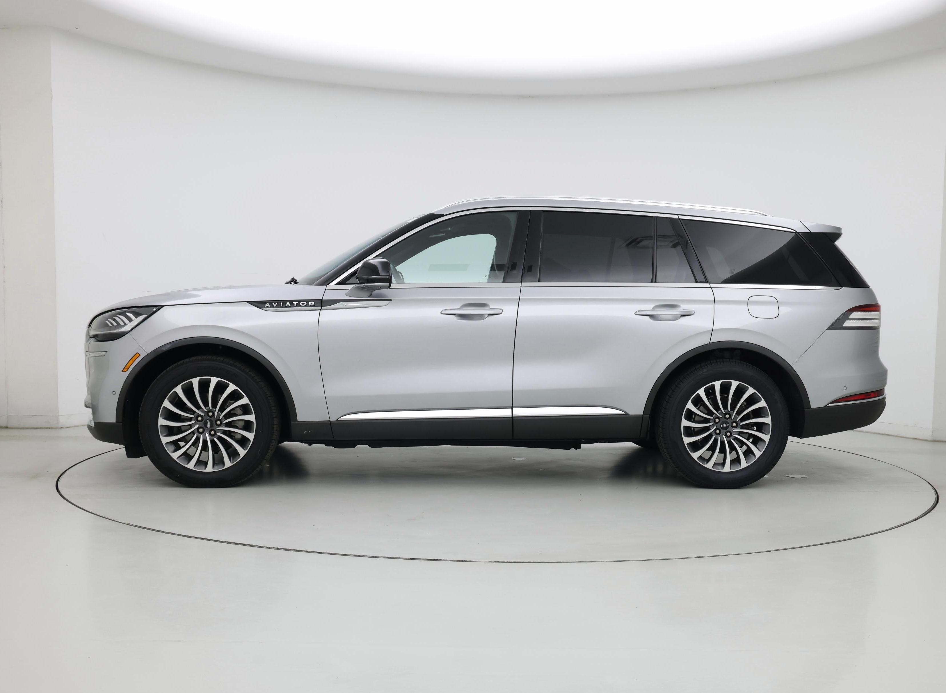 Thumbnail: 2022 Lincoln Aviator - 3