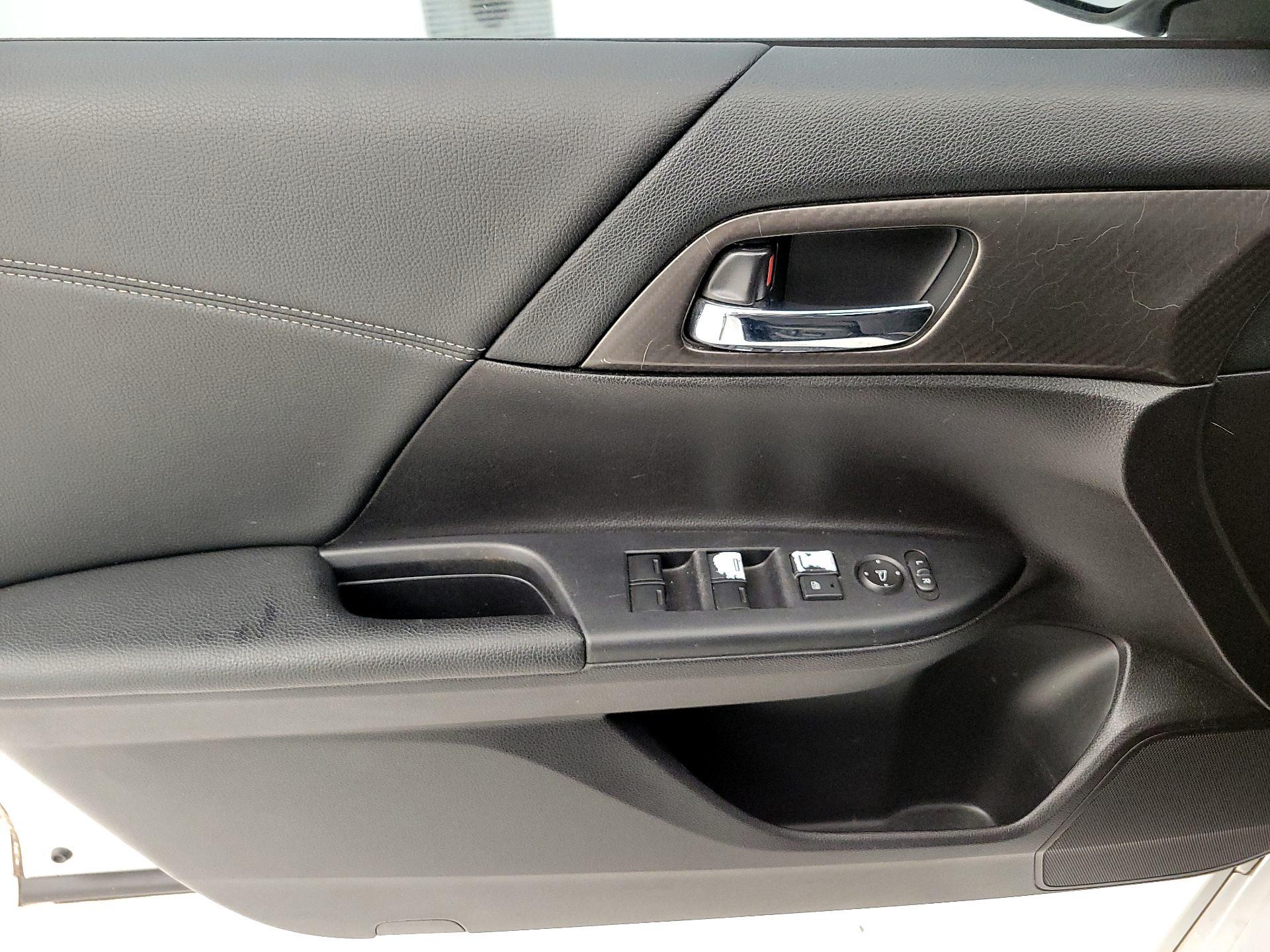 Thumbnail: 2017 Honda Accord - 12