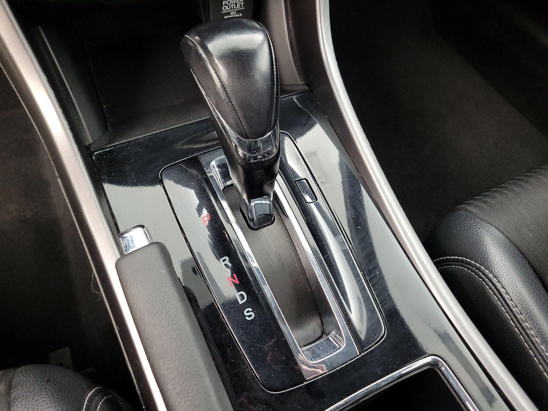 Thumbnail: 2017 Honda Accord - 17