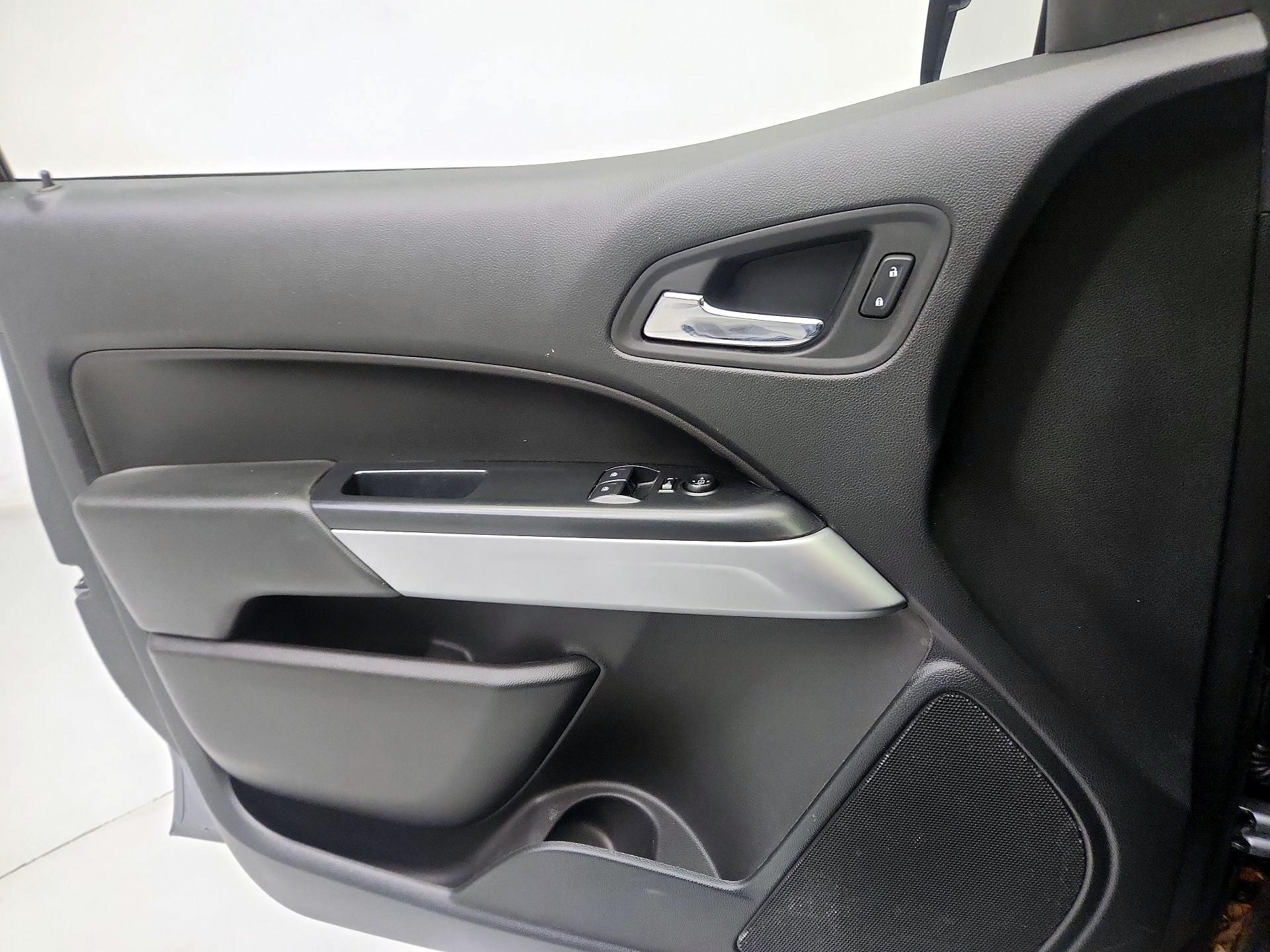 Thumbnail: 2021 Chevrolet Colorado - 12