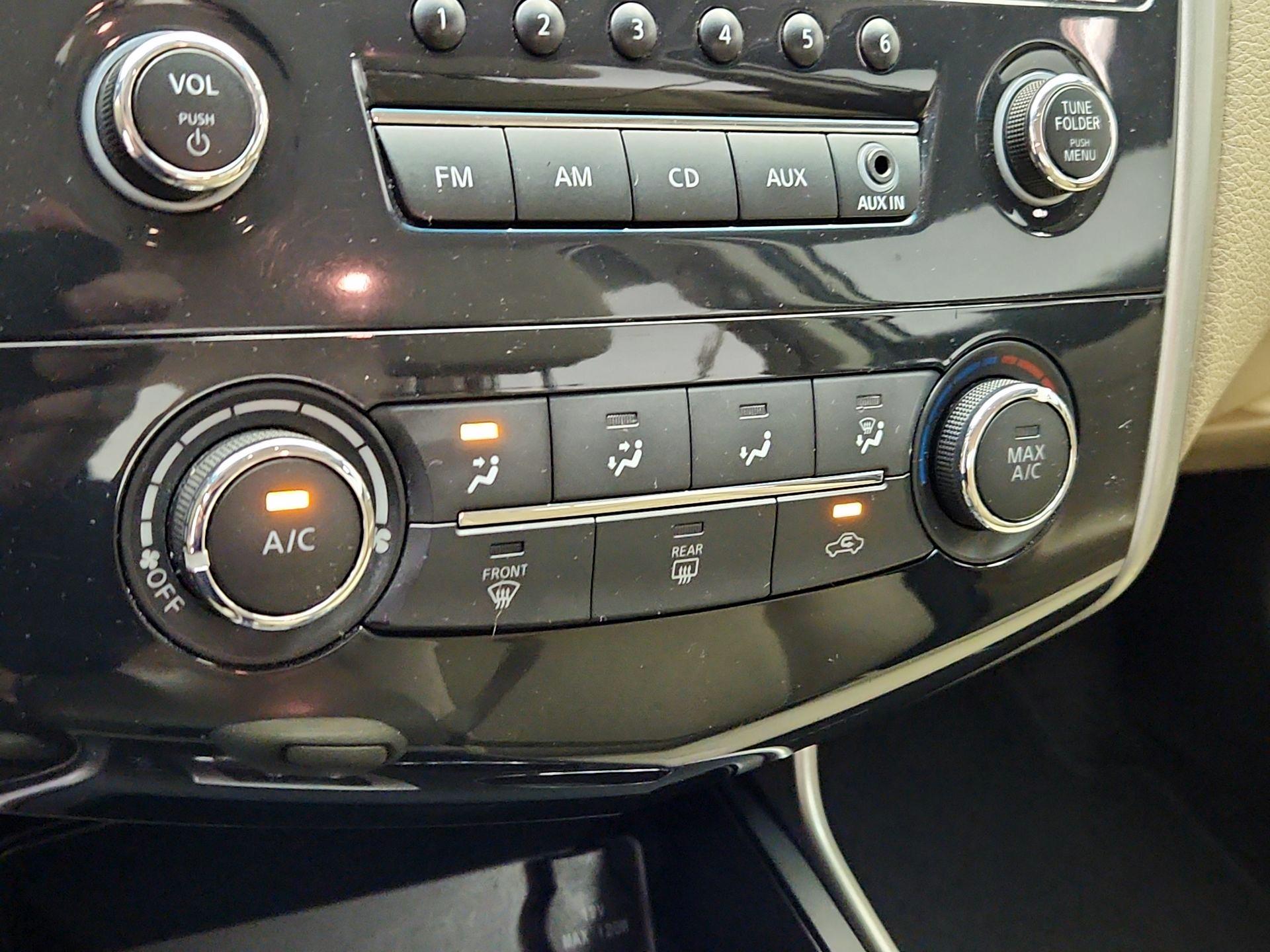 Thumbnail: 2015 Nissan Altima - 15