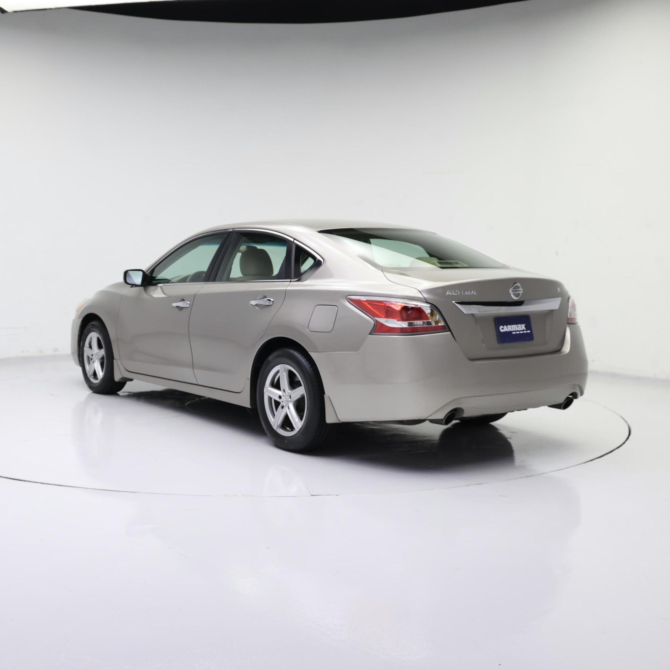 Thumbnail: 2015 Nissan Altima - 2
