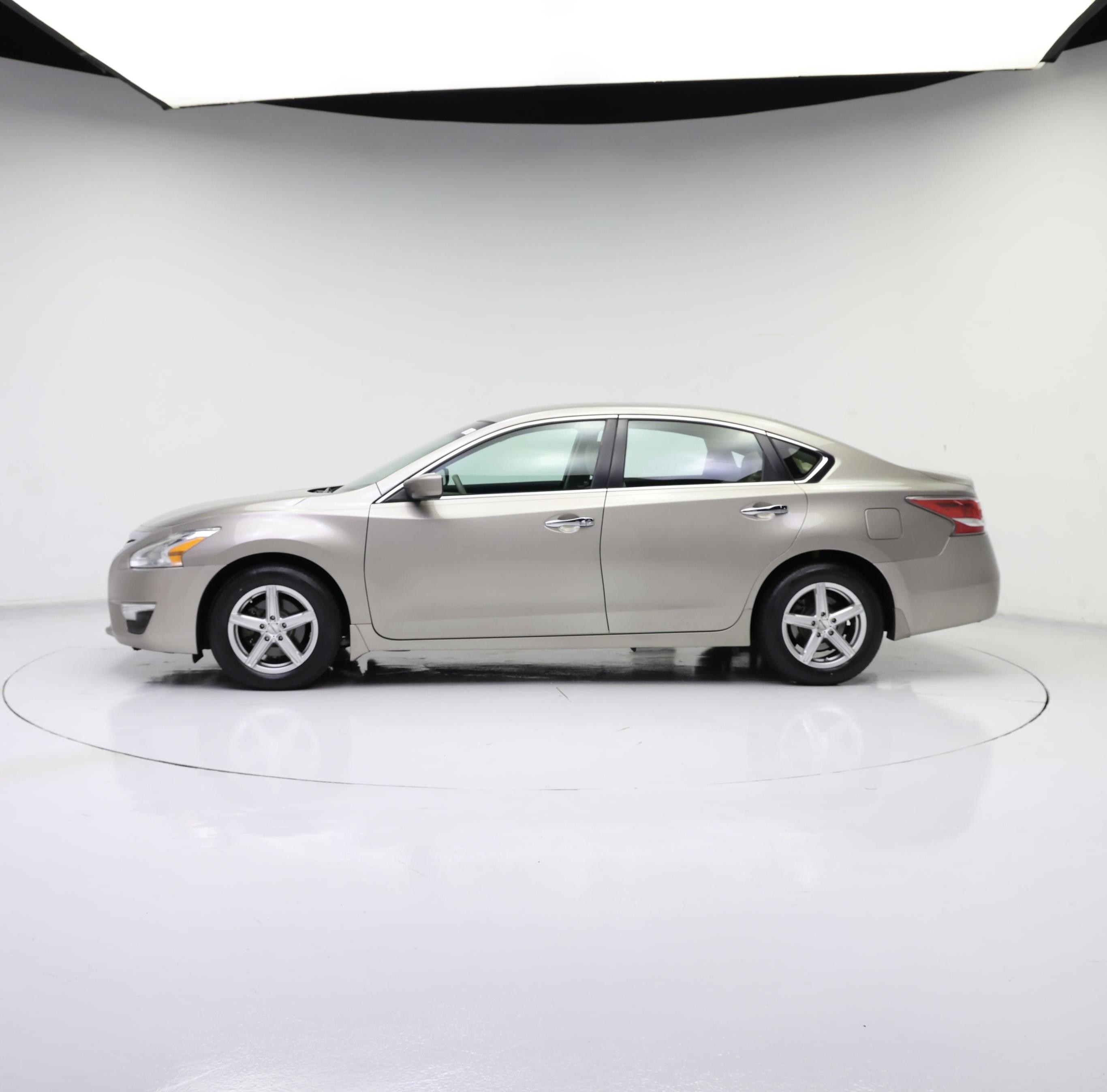 Thumbnail: 2015 Nissan Altima - 3