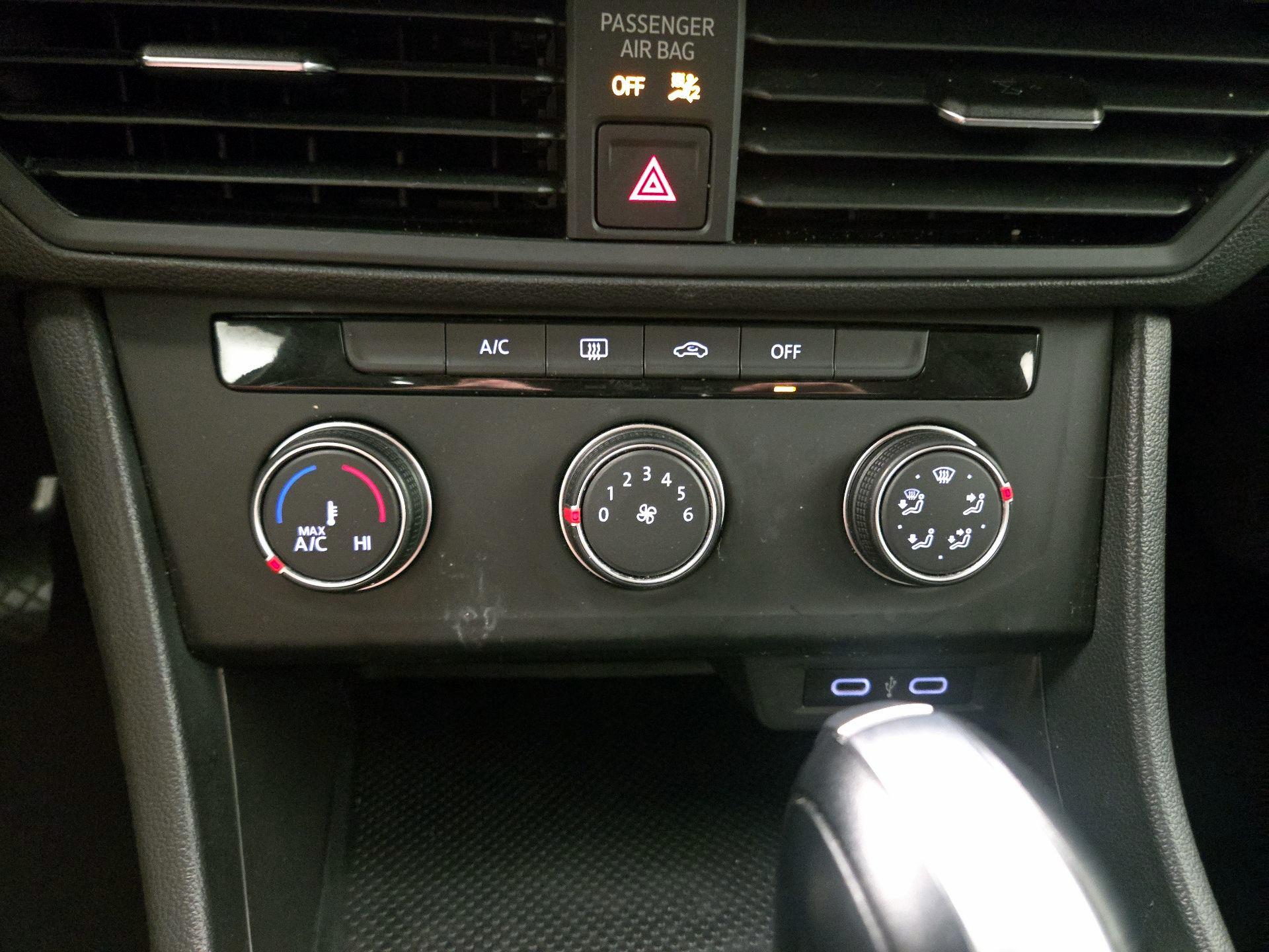 Thumbnail: 2020 Volkswagen Jetta - 16