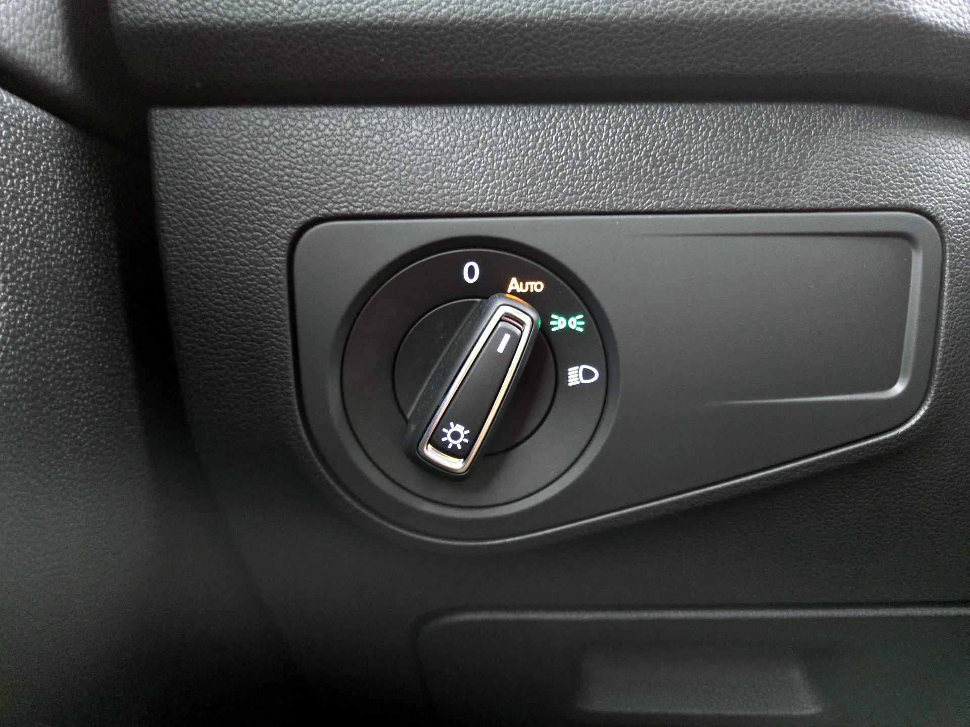 Thumbnail: 2023 Volkswagen Tiguan - 13