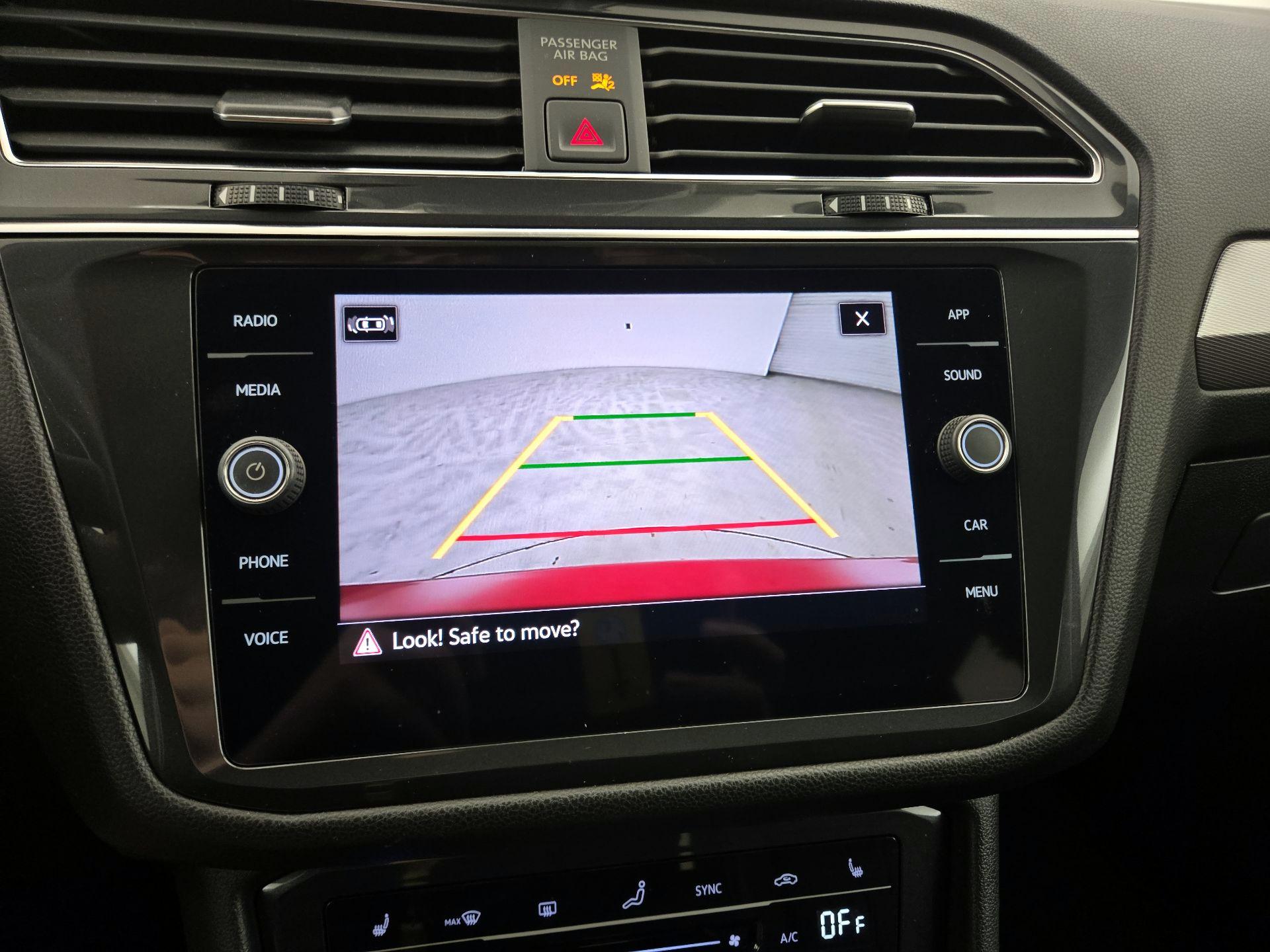 Thumbnail: 2023 Volkswagen Tiguan - 14