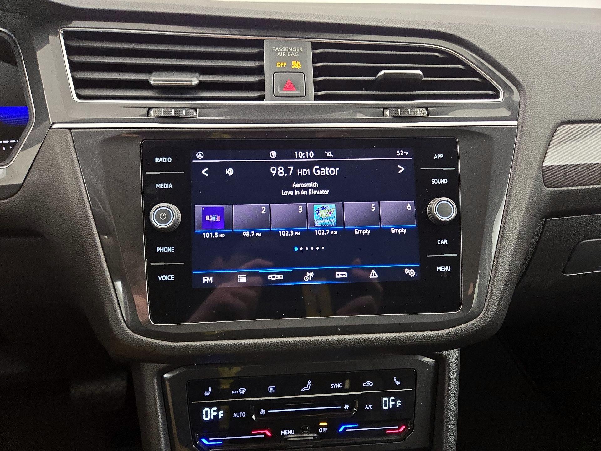 Thumbnail: 2023 Volkswagen Tiguan - 15