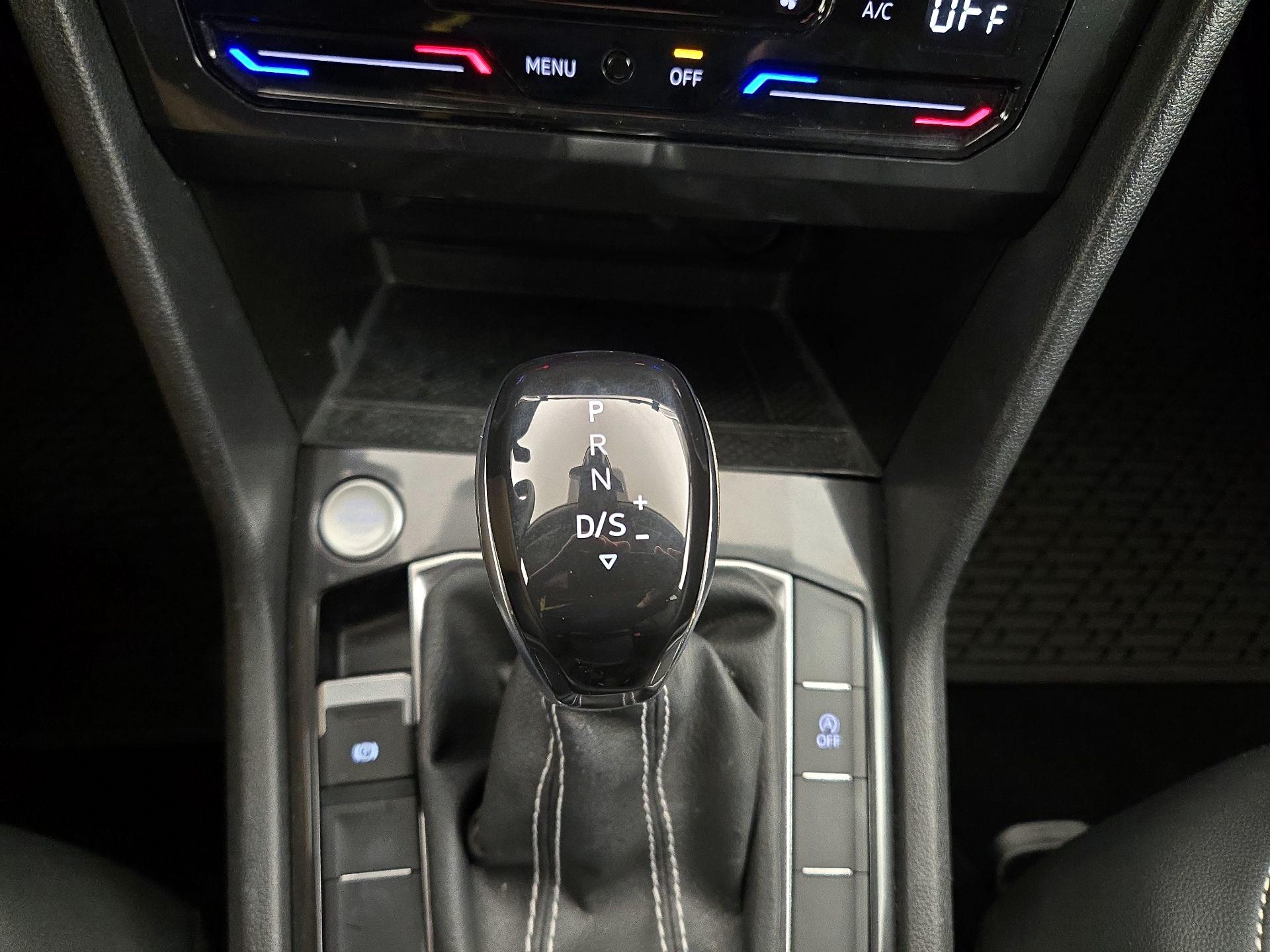 Thumbnail: 2023 Volkswagen Tiguan - 17