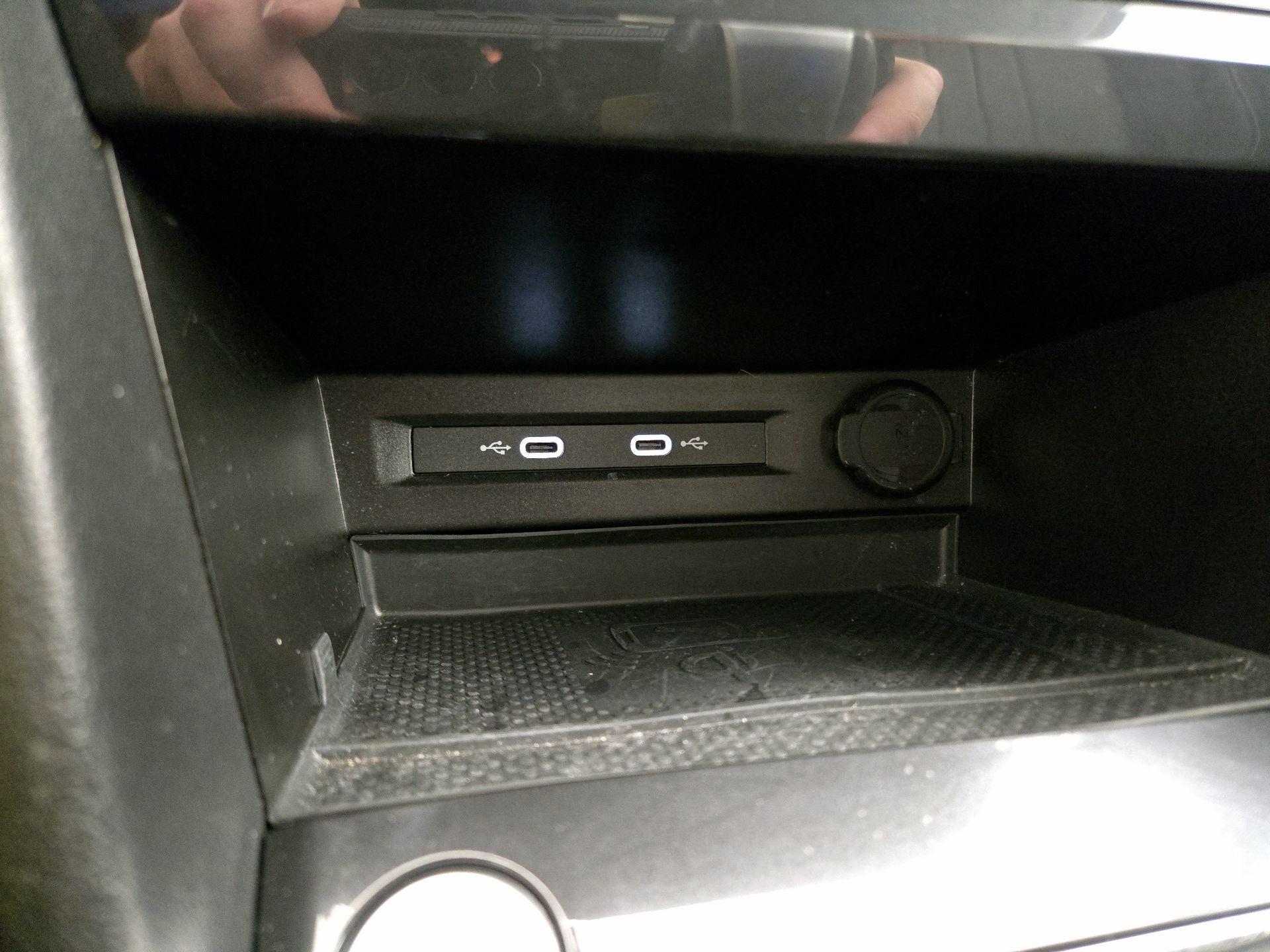 Thumbnail: 2023 Volkswagen Tiguan - 18