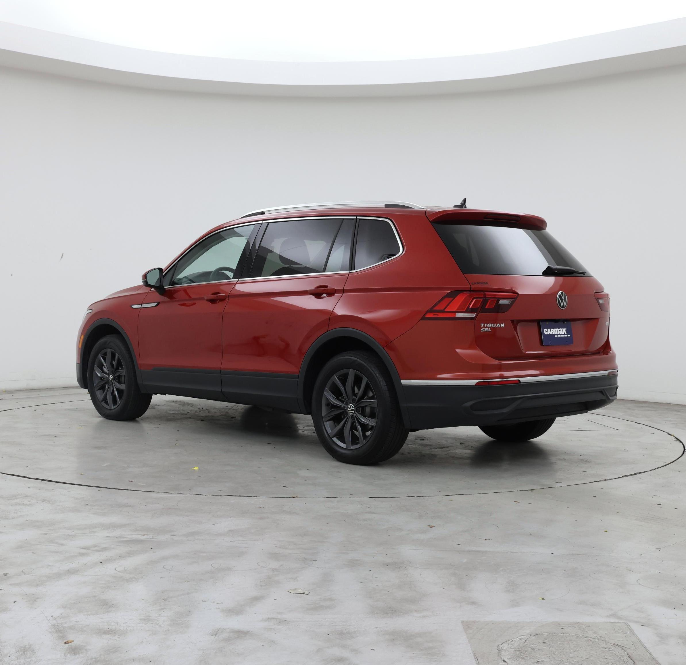 Thumbnail: 2023 Volkswagen Tiguan - 2