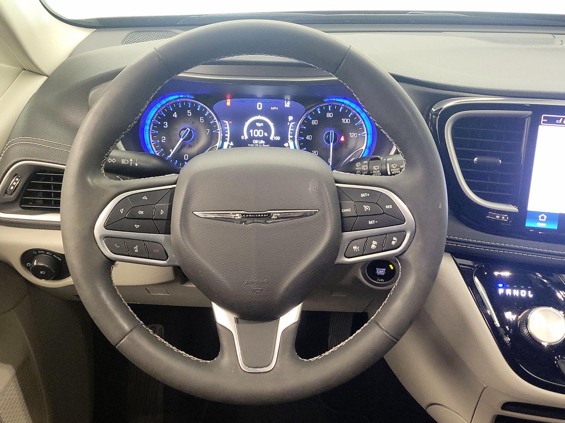 Thumbnail: 2023 Chrysler Pacifica - 10