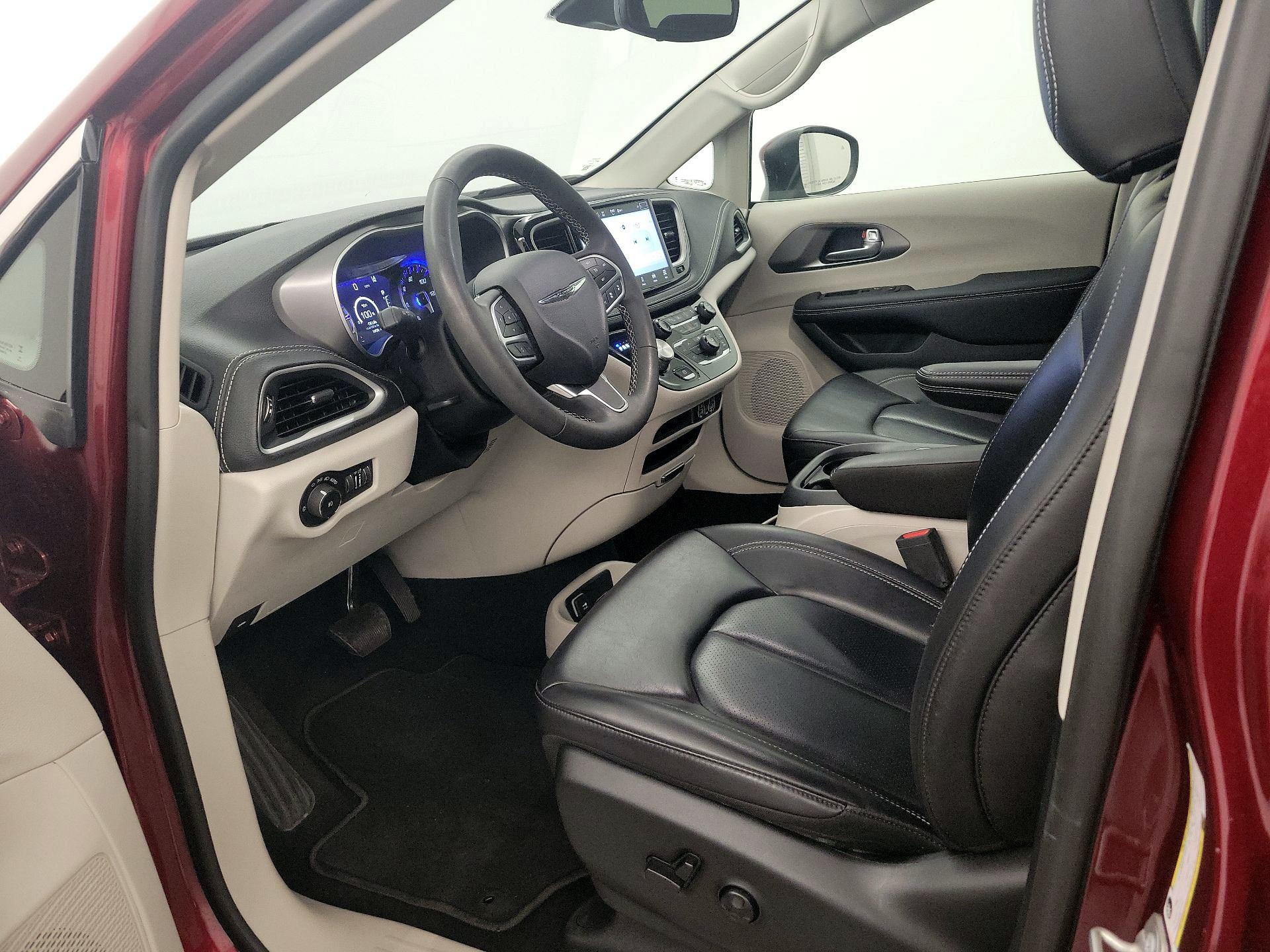 Thumbnail: 2023 Chrysler Pacifica - 11