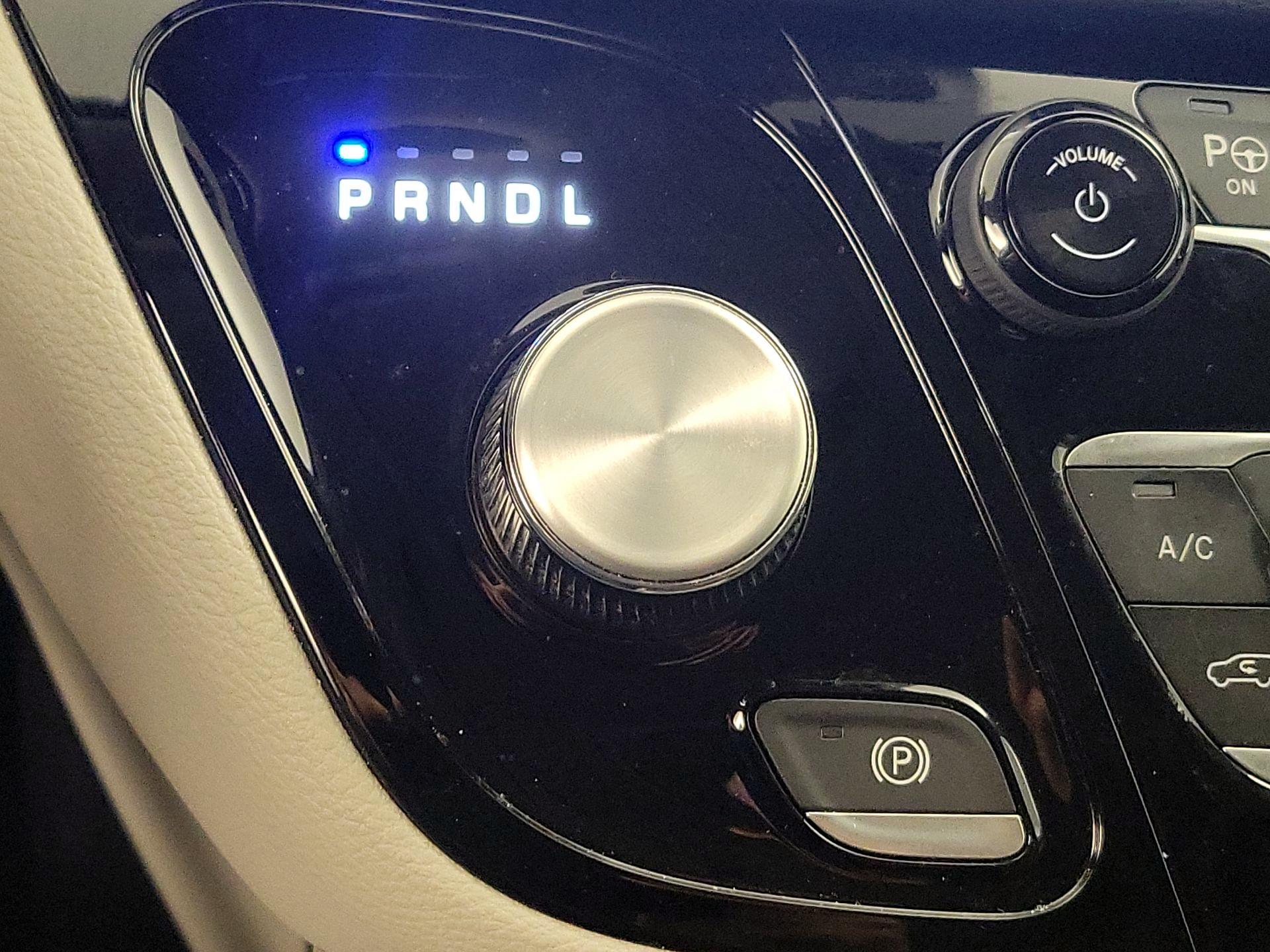 Thumbnail: 2023 Chrysler Pacifica - 17