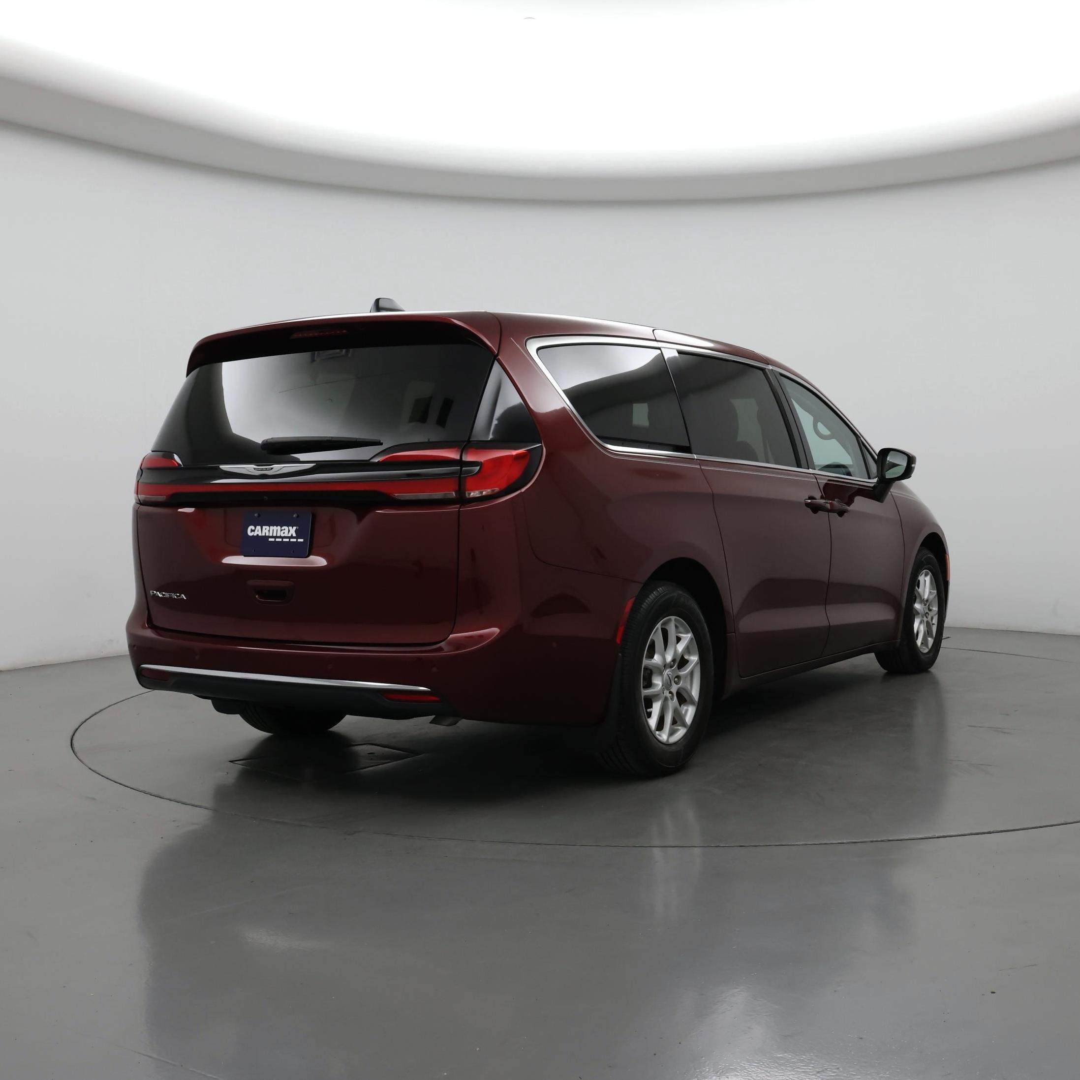 Thumbnail: 2023 Chrysler Pacifica - 8