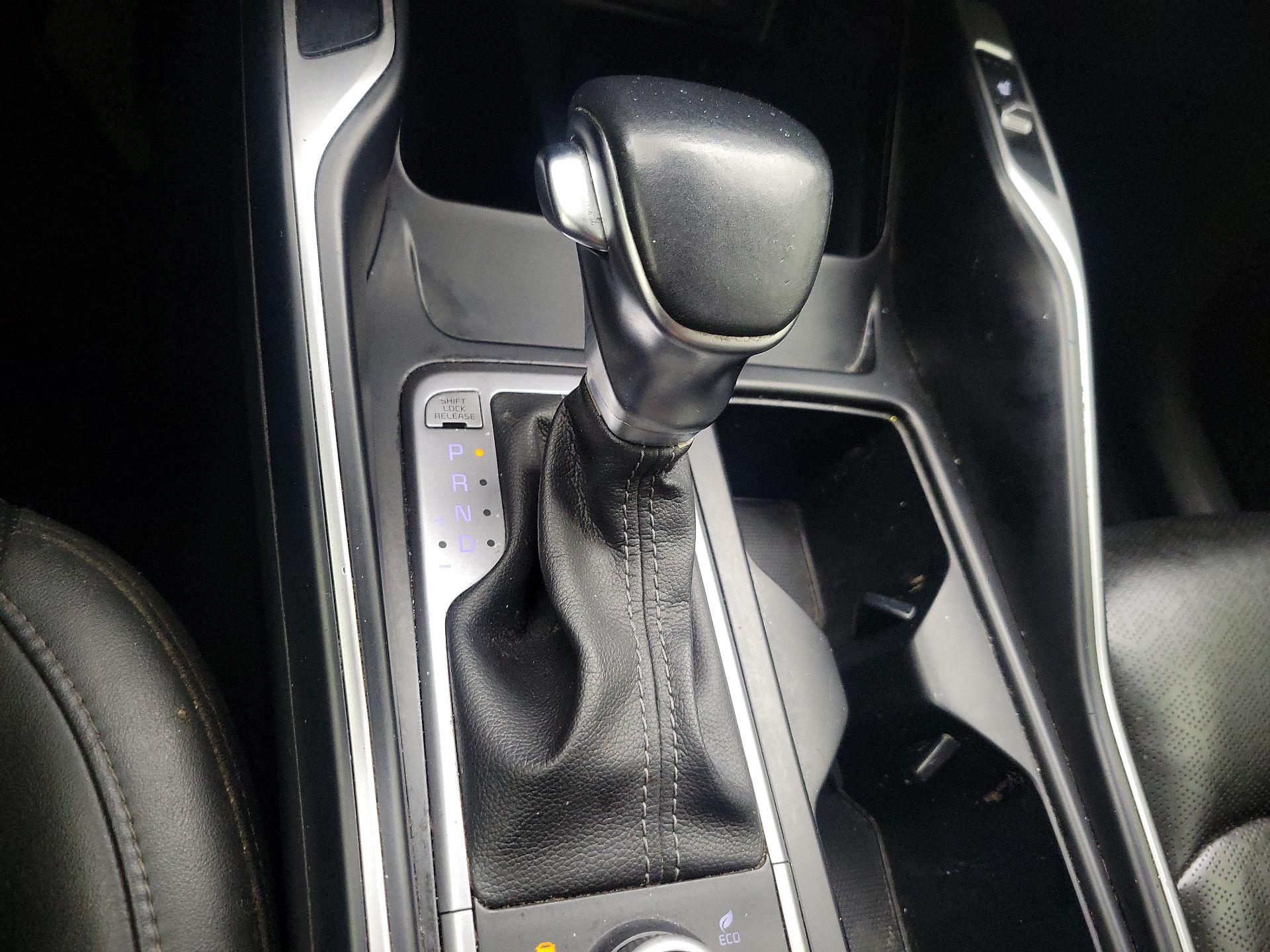 Thumbnail: 2023 Kia Sorento - 18