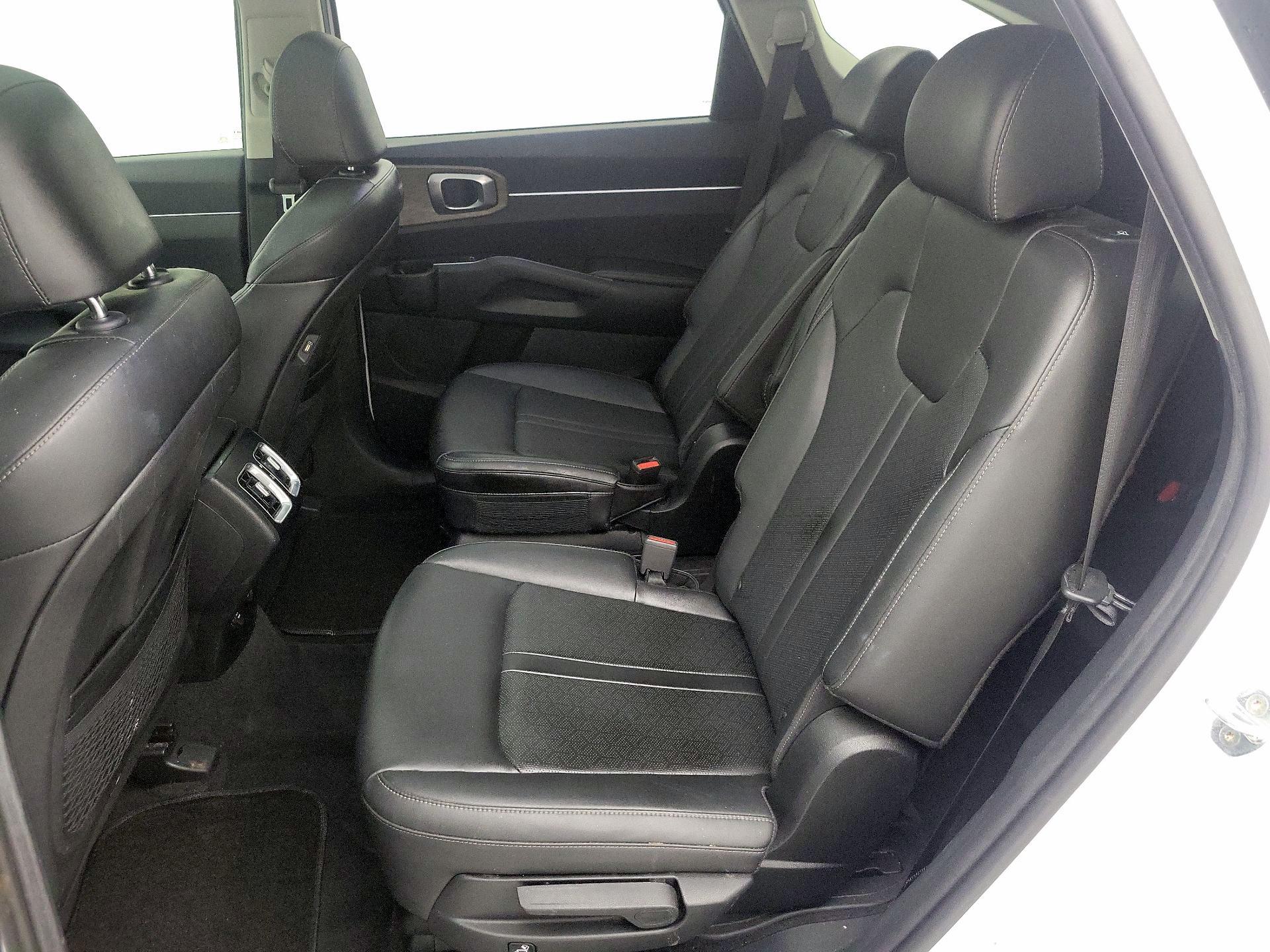 Thumbnail: 2023 Kia Sorento - 20