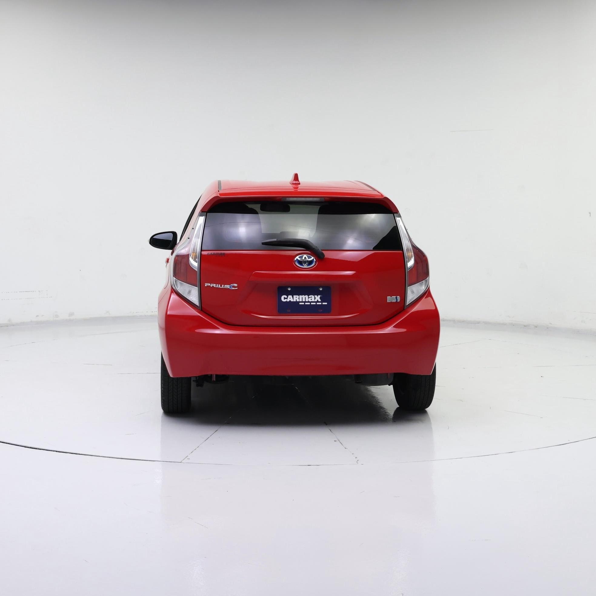 Thumbnail: 2015 Toyota Prius c - 6