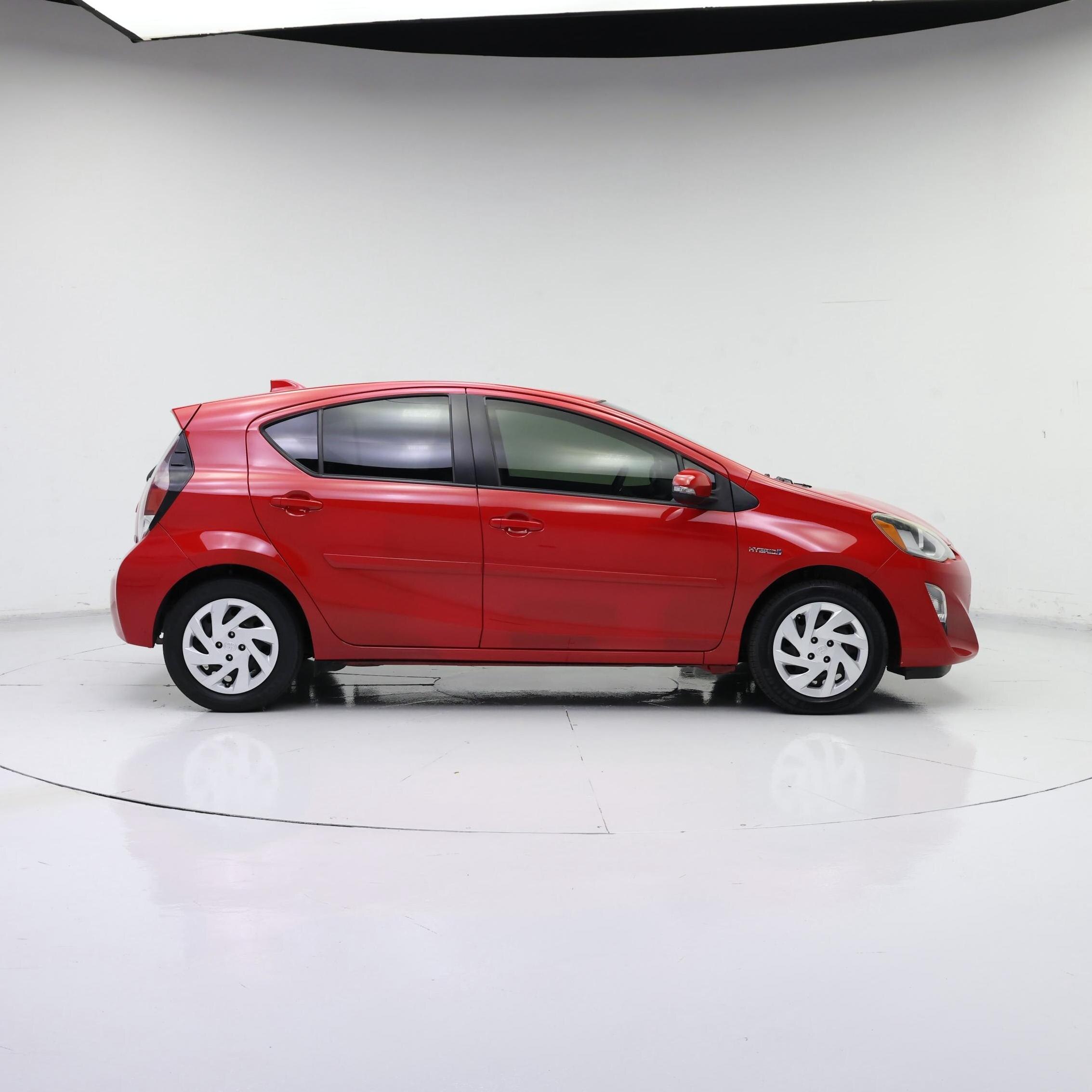 Thumbnail: 2015 Toyota Prius c - 7