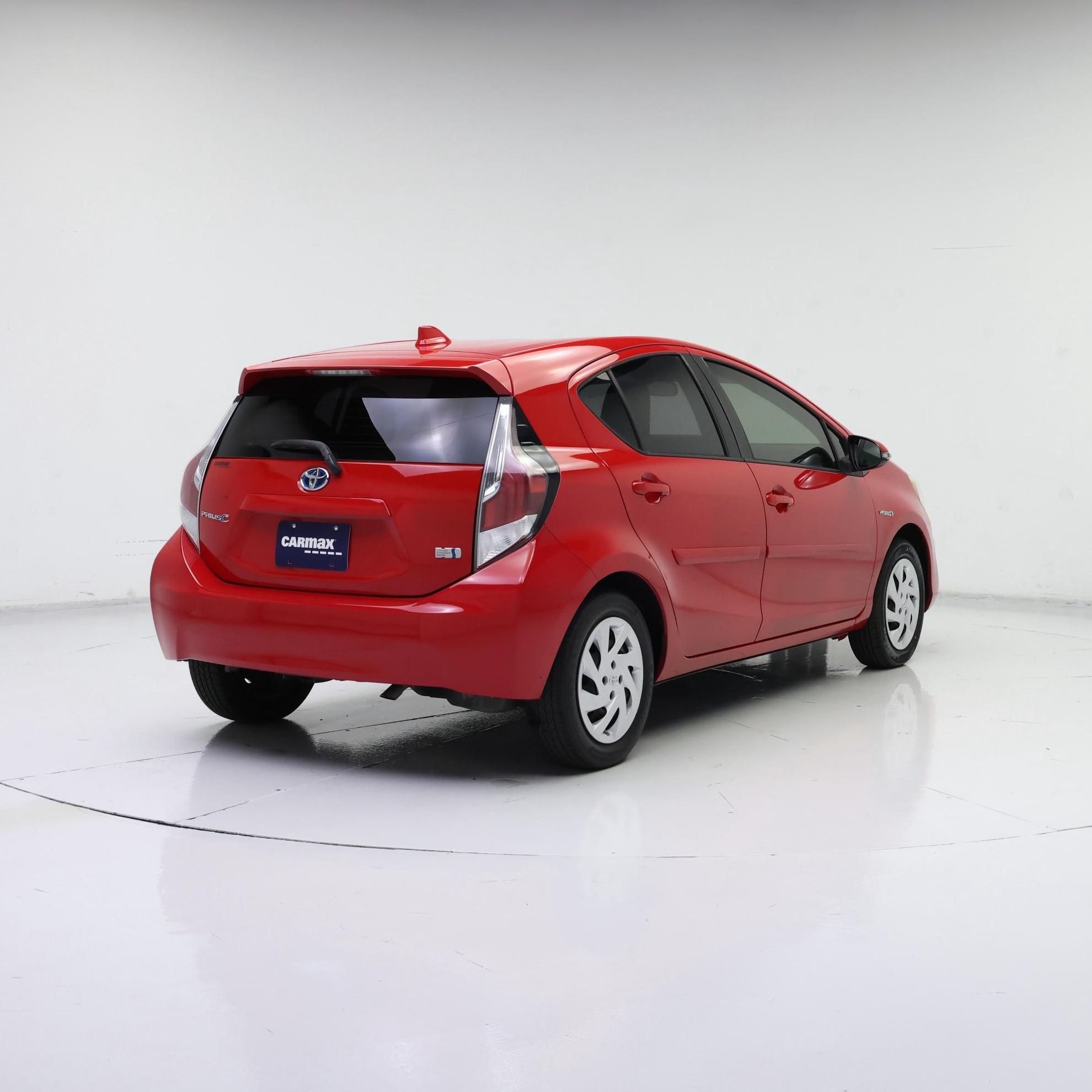 Thumbnail: 2015 Toyota Prius c - 8