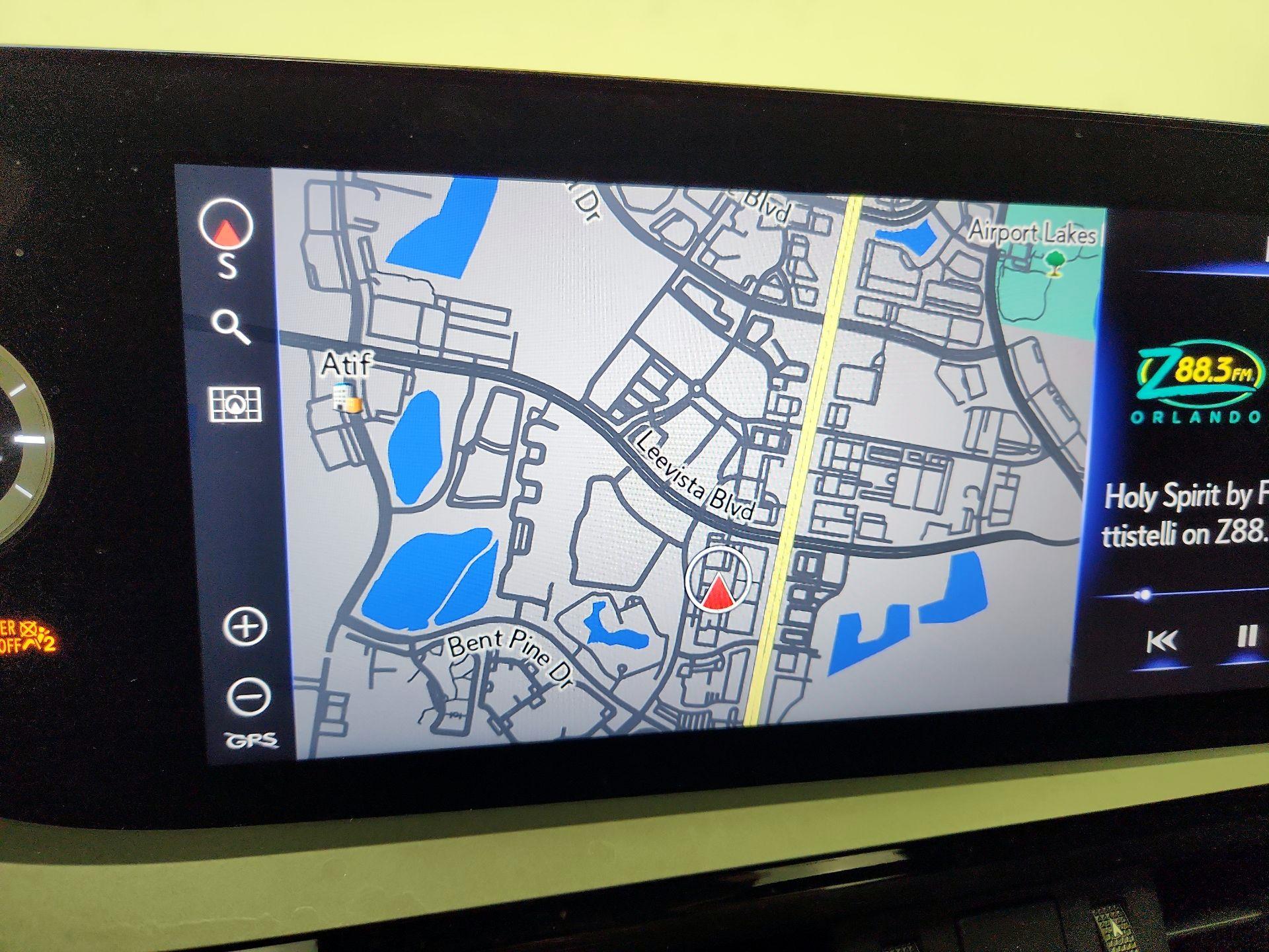 Thumbnail: 2022 Lexus ES - 14