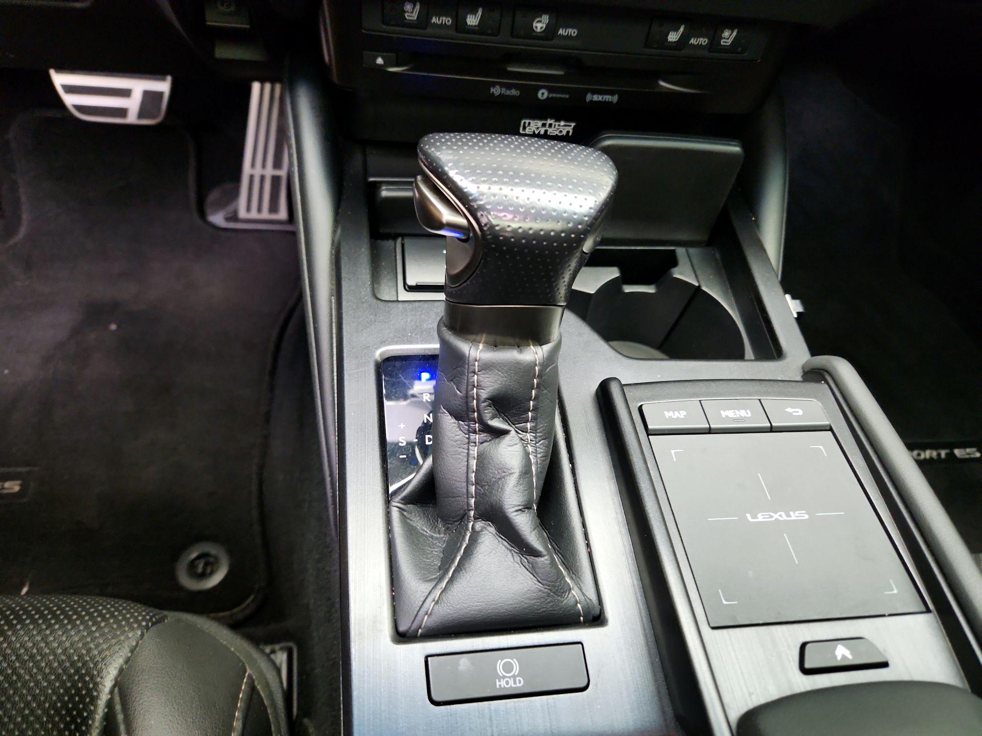 Thumbnail: 2022 Lexus ES - 18