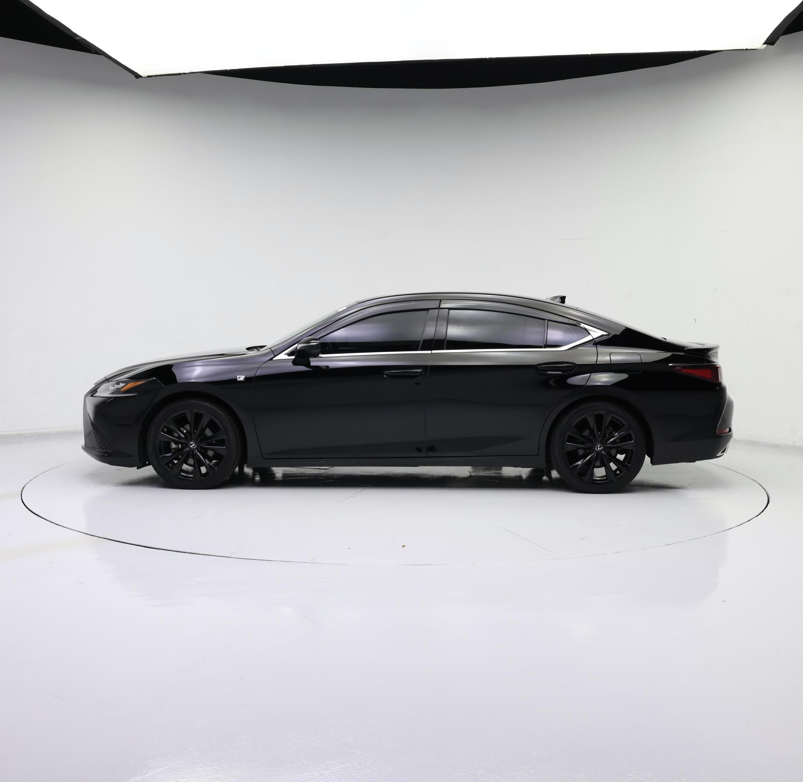 Thumbnail: 2022 Lexus ES - 3