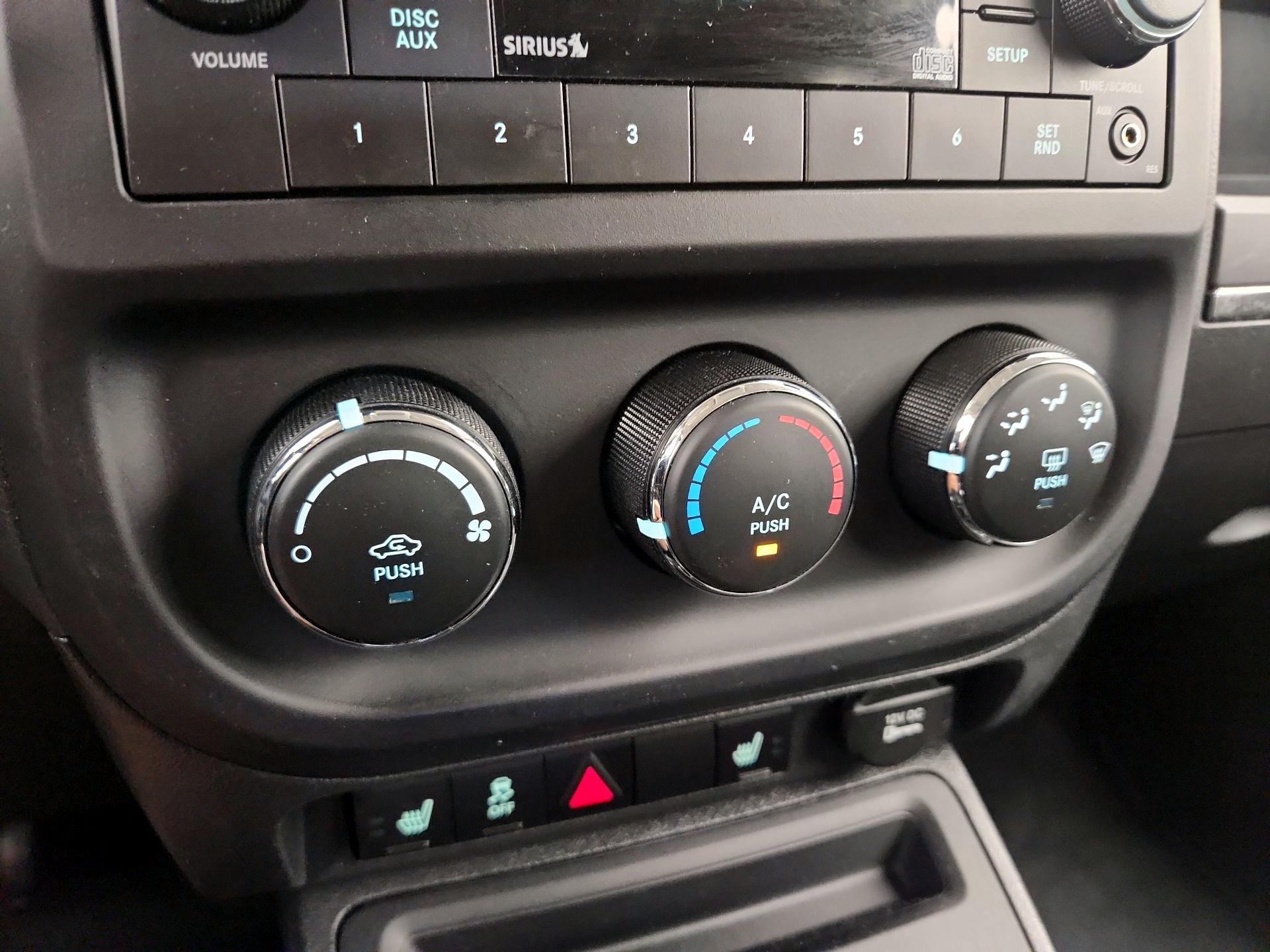 Thumbnail: 2016 Jeep Patriot - 14