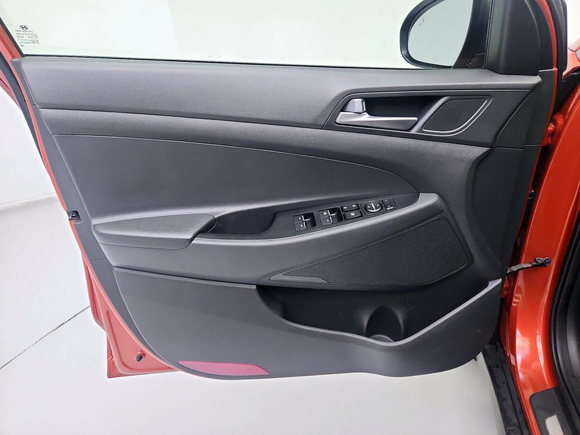 Thumbnail: 2016 Hyundai Tucson - 12