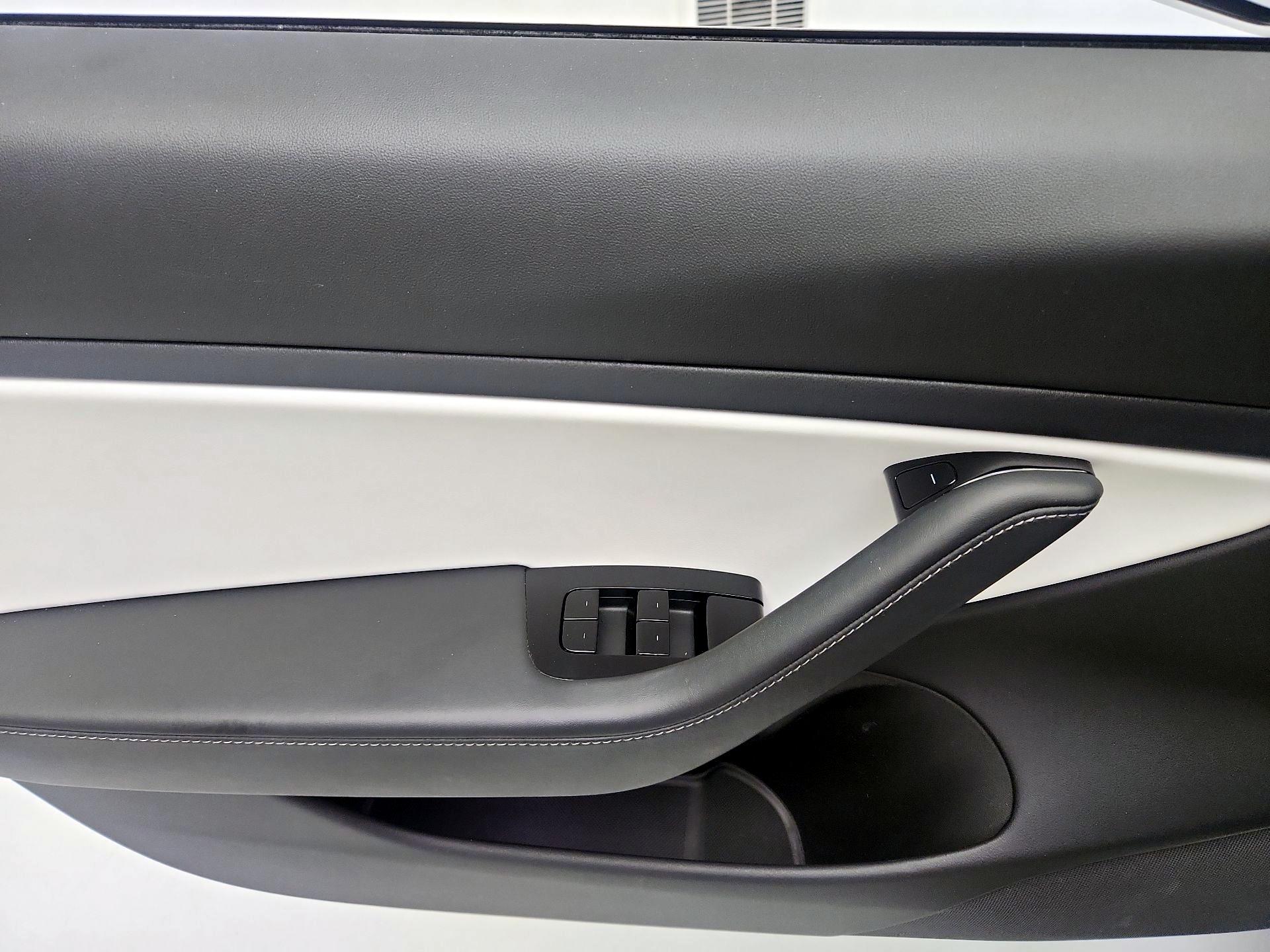 Thumbnail: 2019 Tesla Model 3 - 12