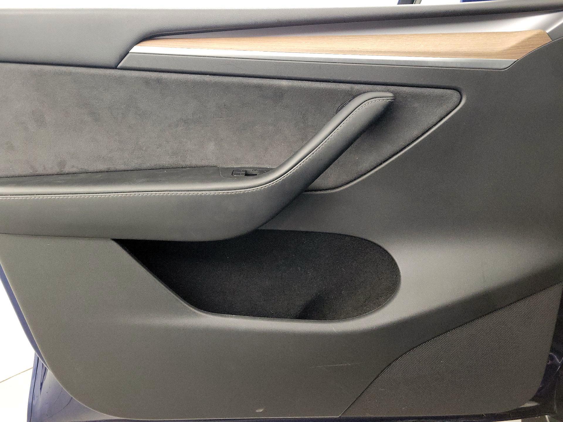 Thumbnail: 2023 Tesla Model Y - 12