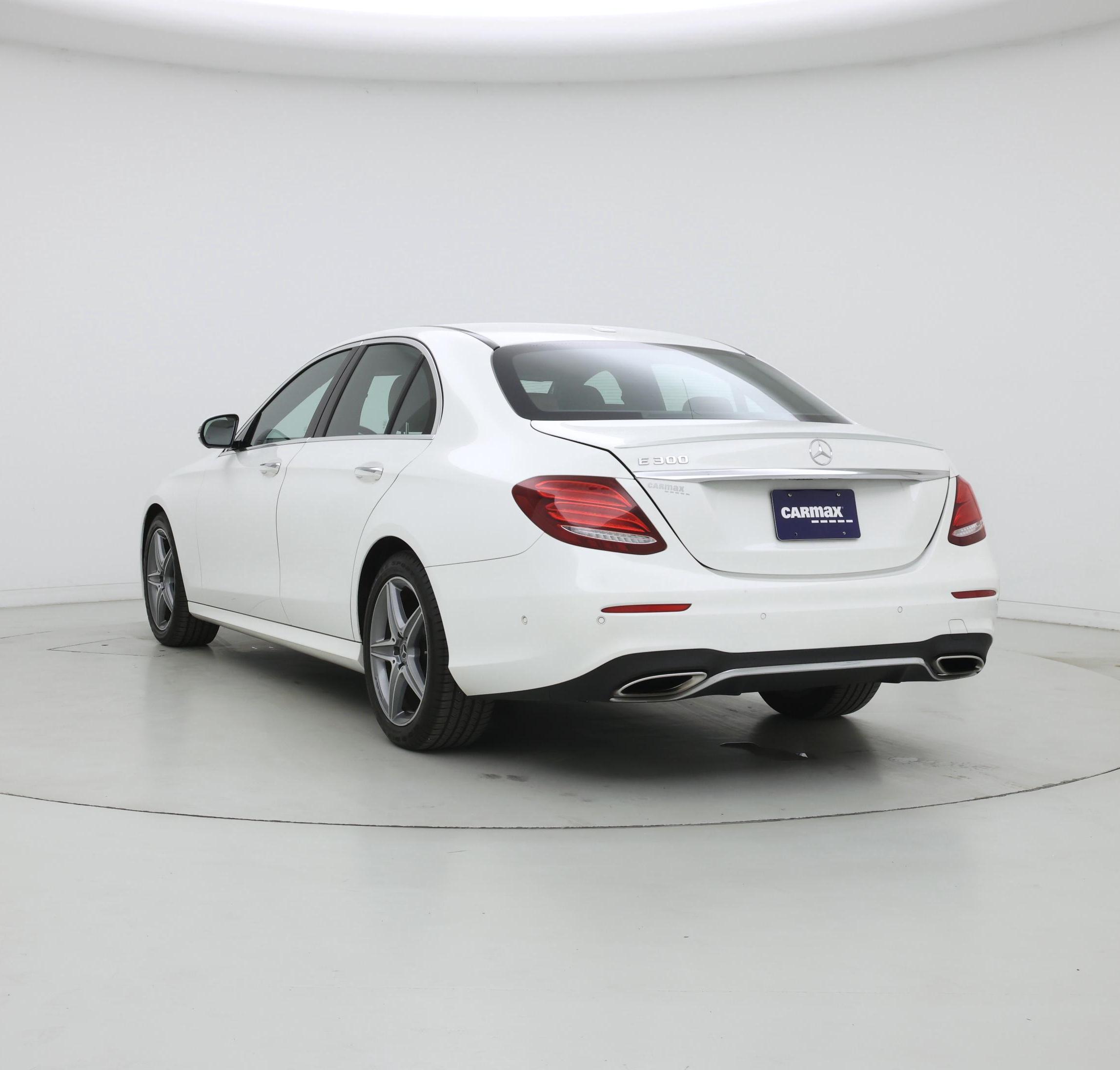 Thumbnail: 2019 Mercedes-Benz E-Class - 2