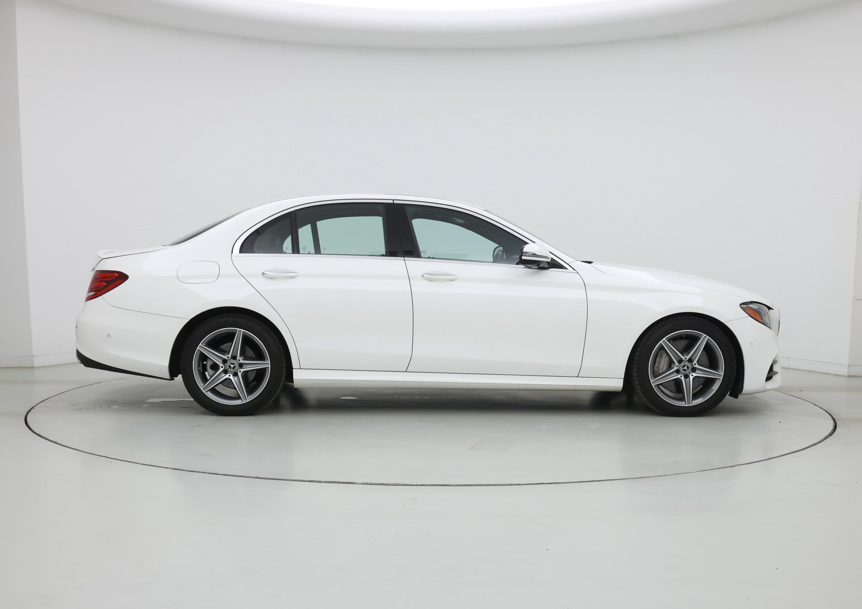 Thumbnail: 2019 Mercedes-Benz E-Class - 7