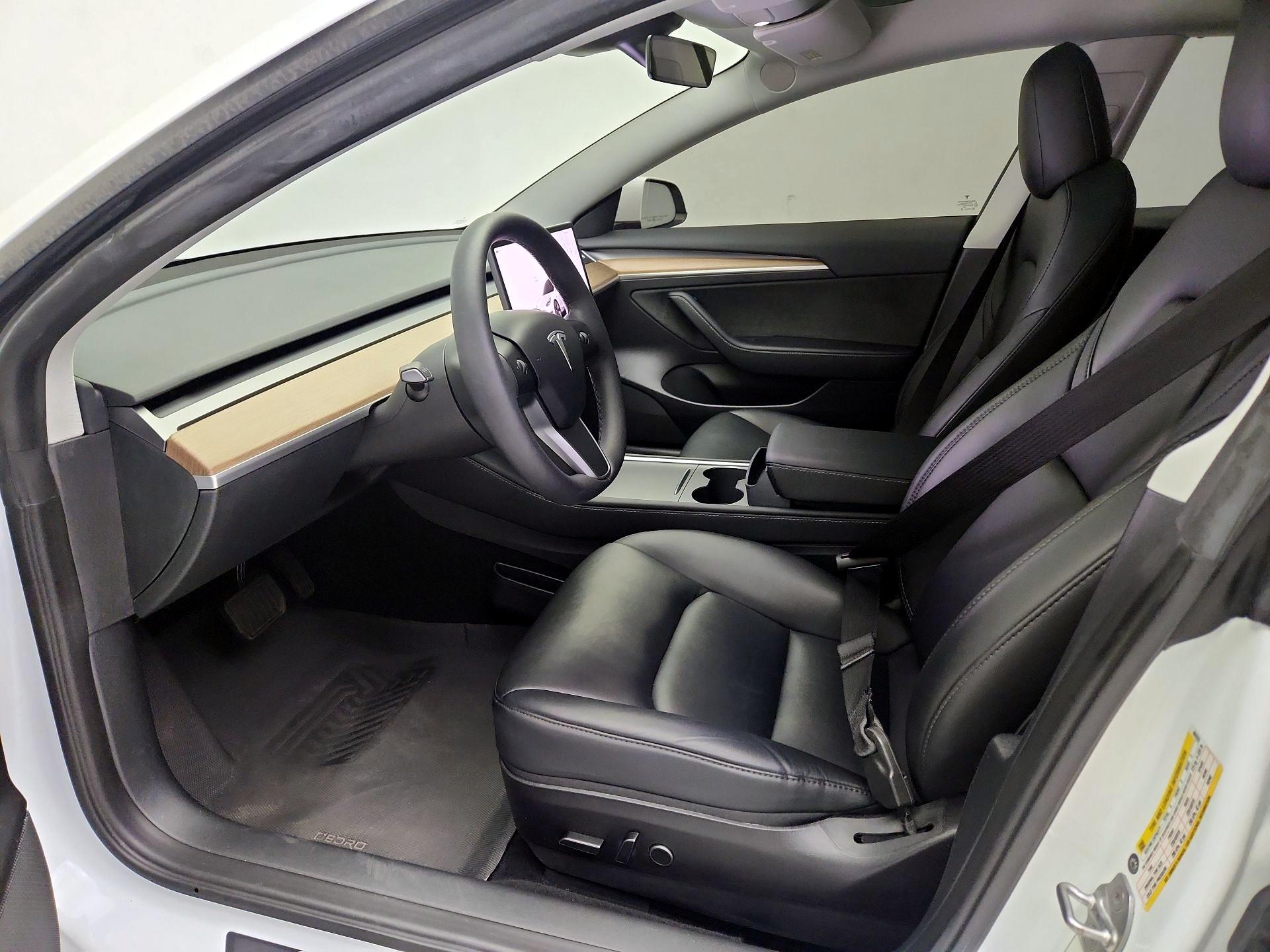 Thumbnail: 2023 Tesla Model 3 - 11