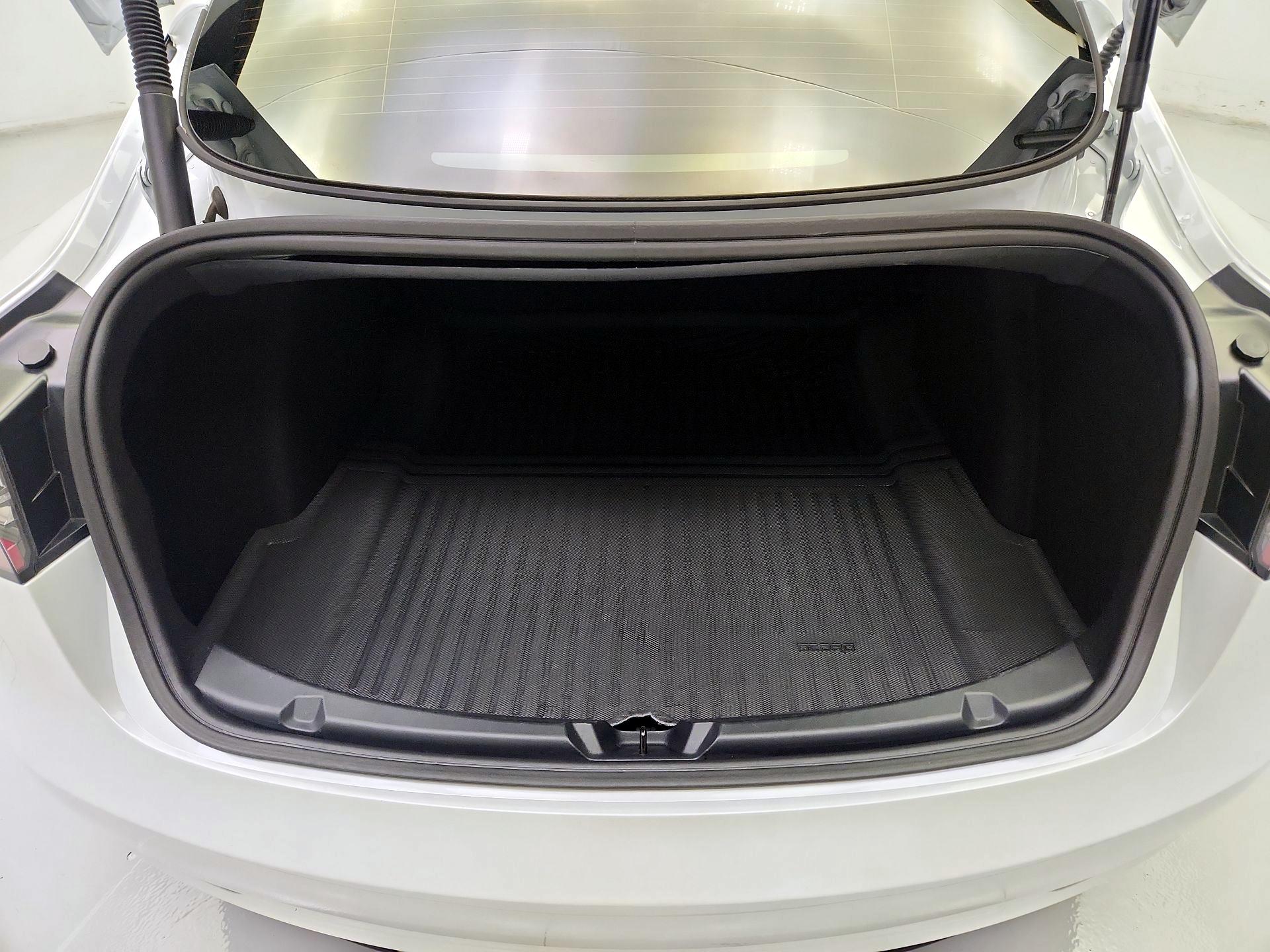 Thumbnail: 2023 Tesla Model 3 - 19