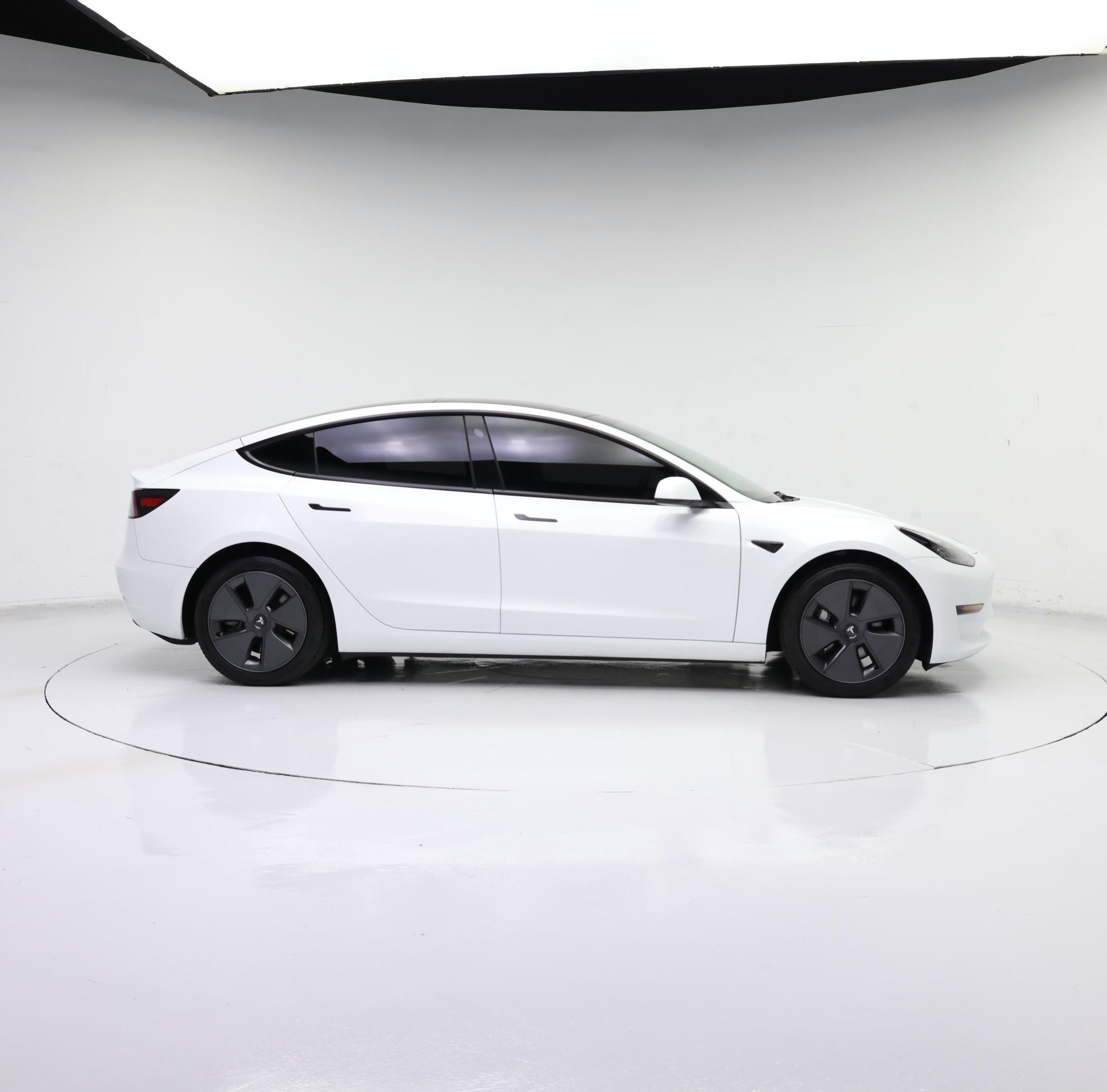 Thumbnail: 2023 Tesla Model 3 - 7