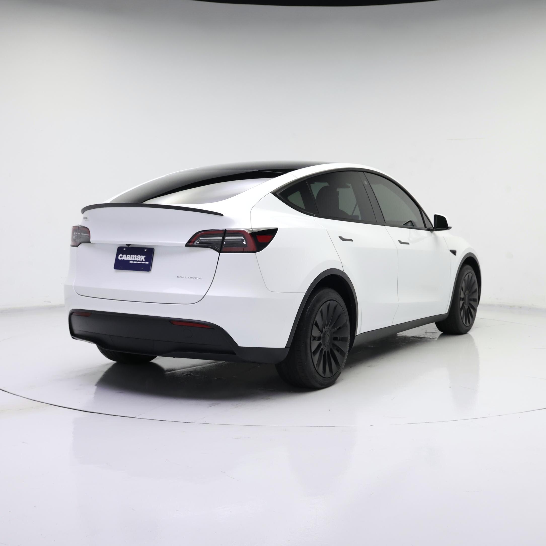 Thumbnail: 2023 Tesla Model Y - 8