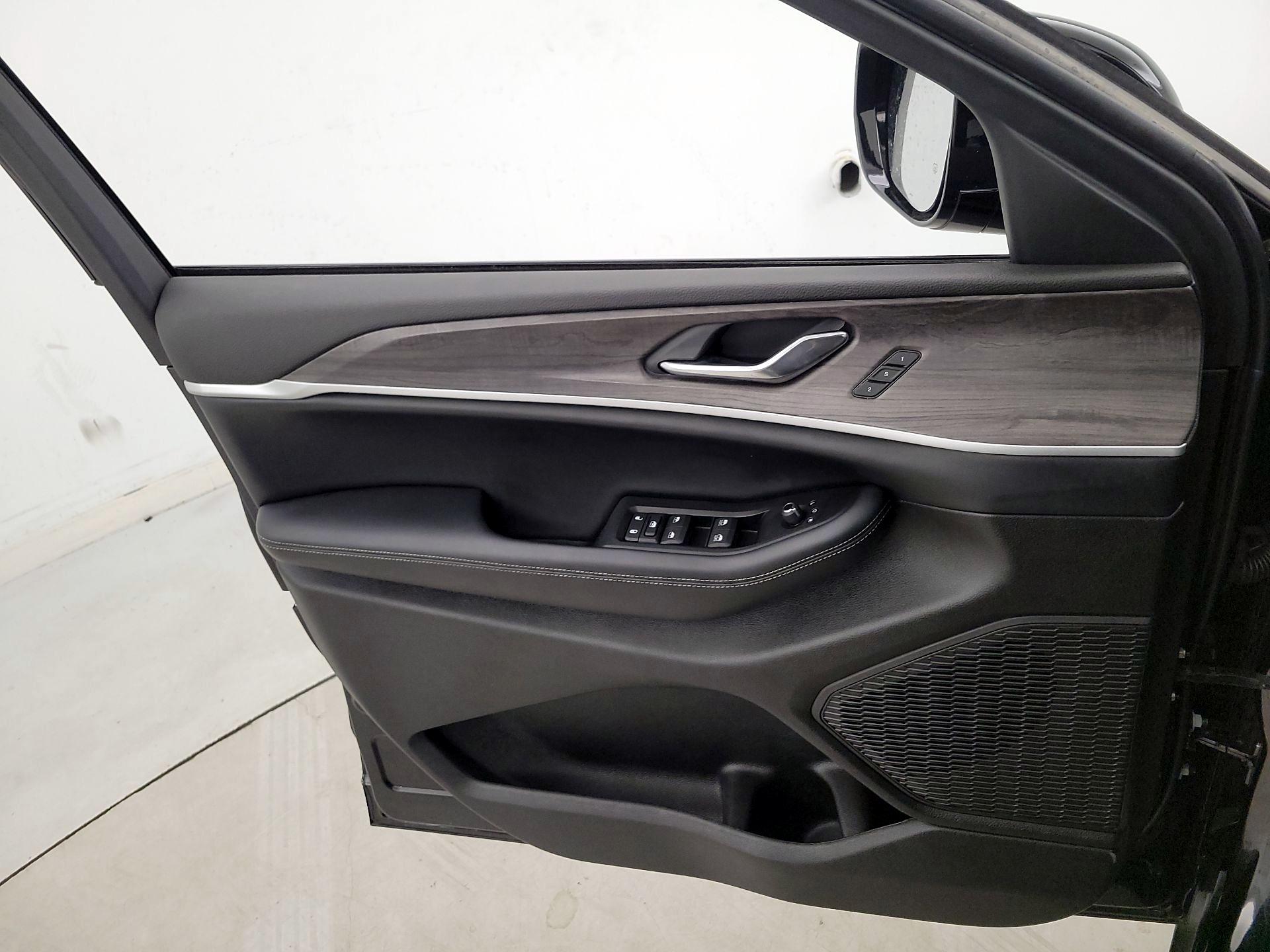 Thumbnail: 2024 Jeep Grand Cherokee - 12